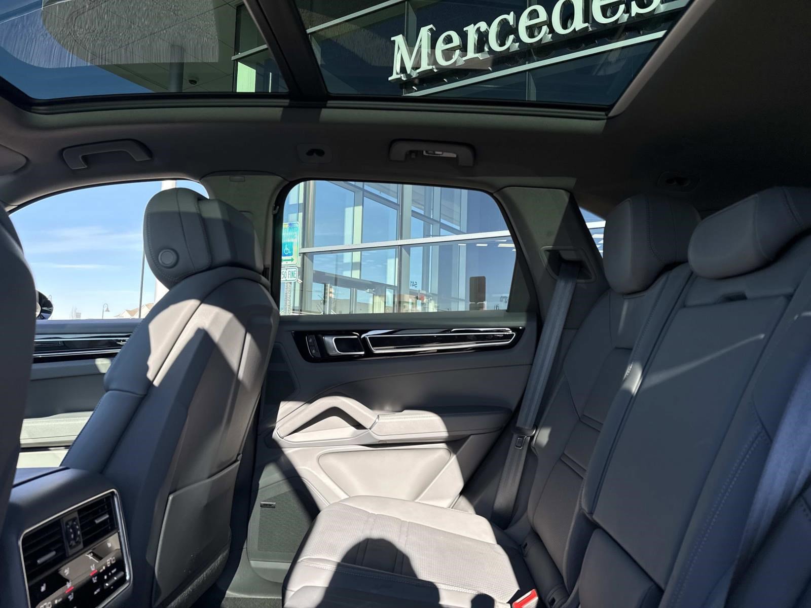 2023 PORSCHE CAYENNE - Image 16