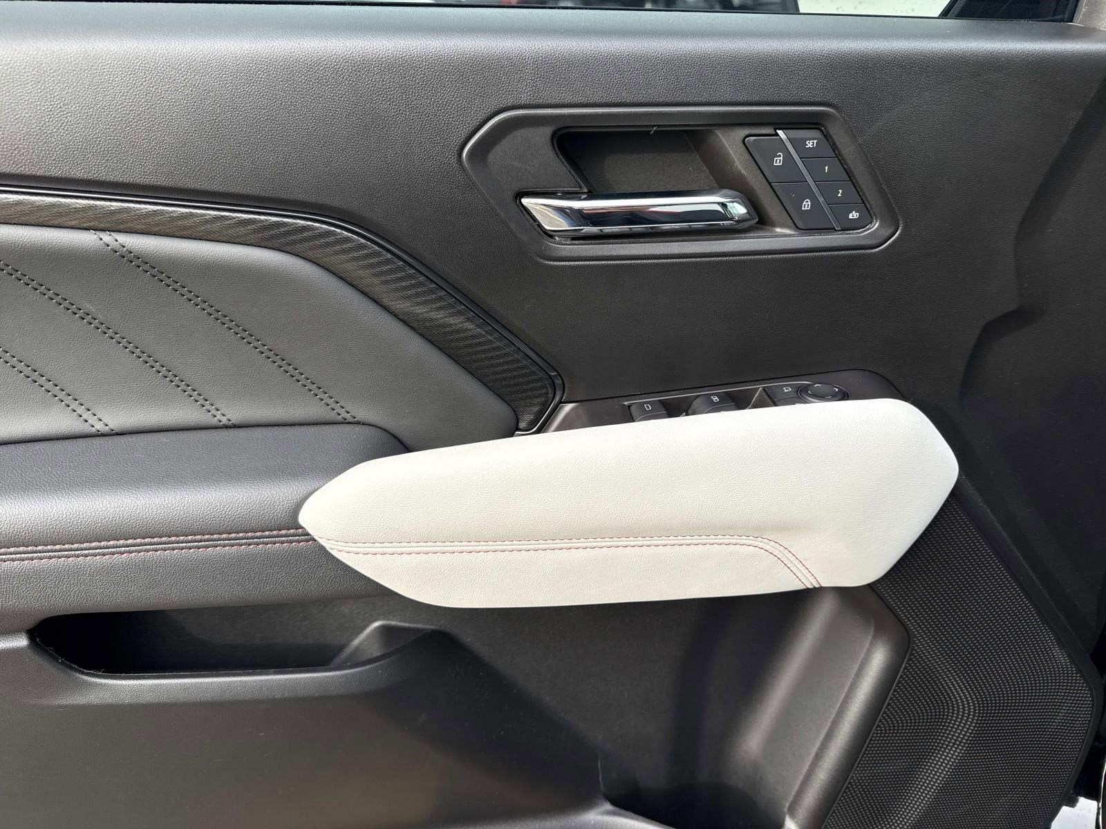 2024 GMC CANYON - Image 22