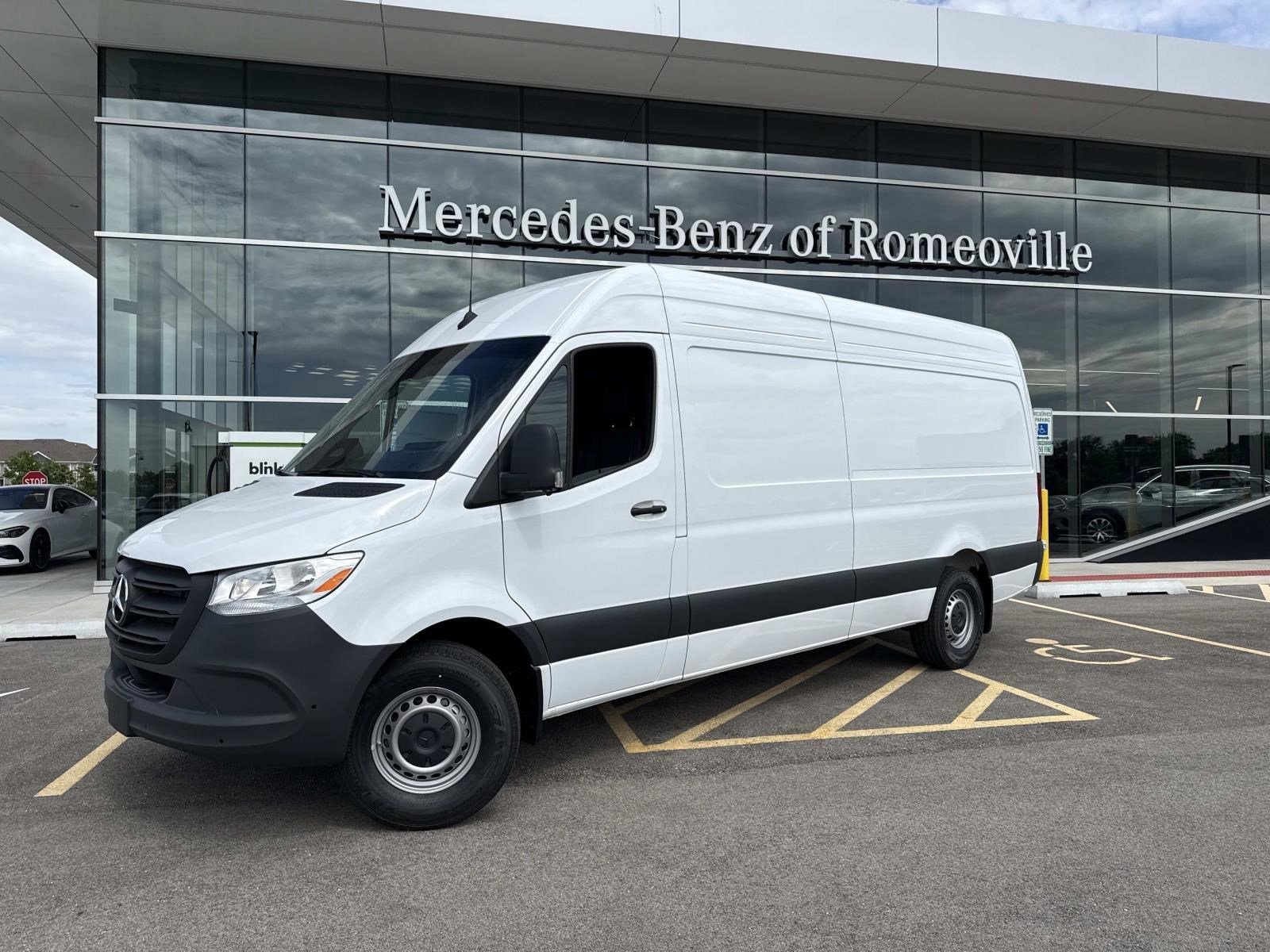 2026 Mercedes-Benz Sprinter 2500 170 WB High Roof's photo