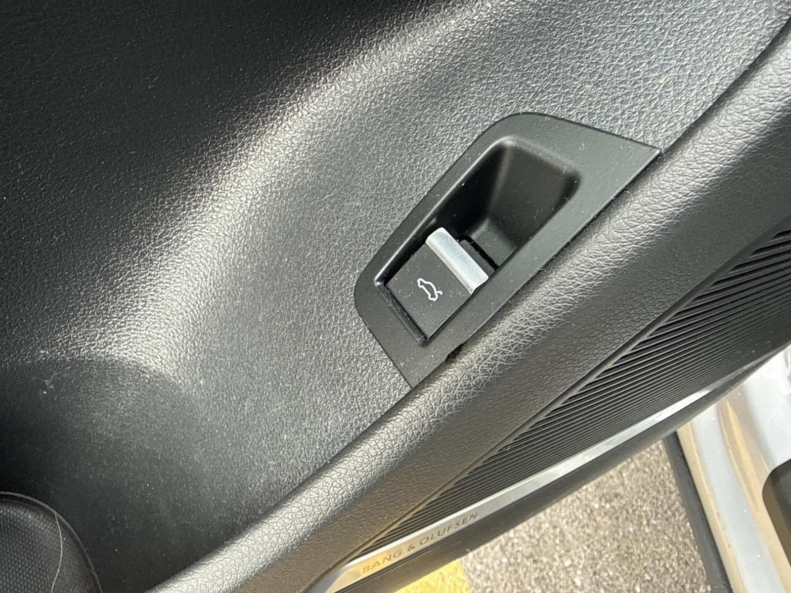 2021 AUDI Q8 - Image 26