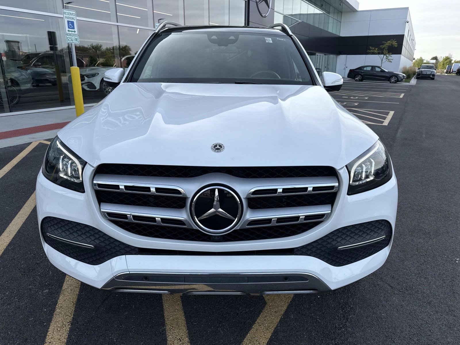 2022 Mercedes Benz GLS 450 4MATIC photo 2