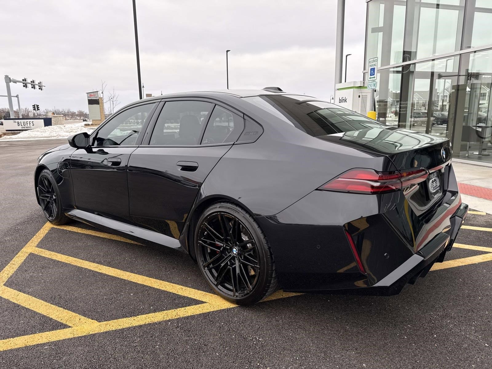 2025 BMW M5 - Image 12