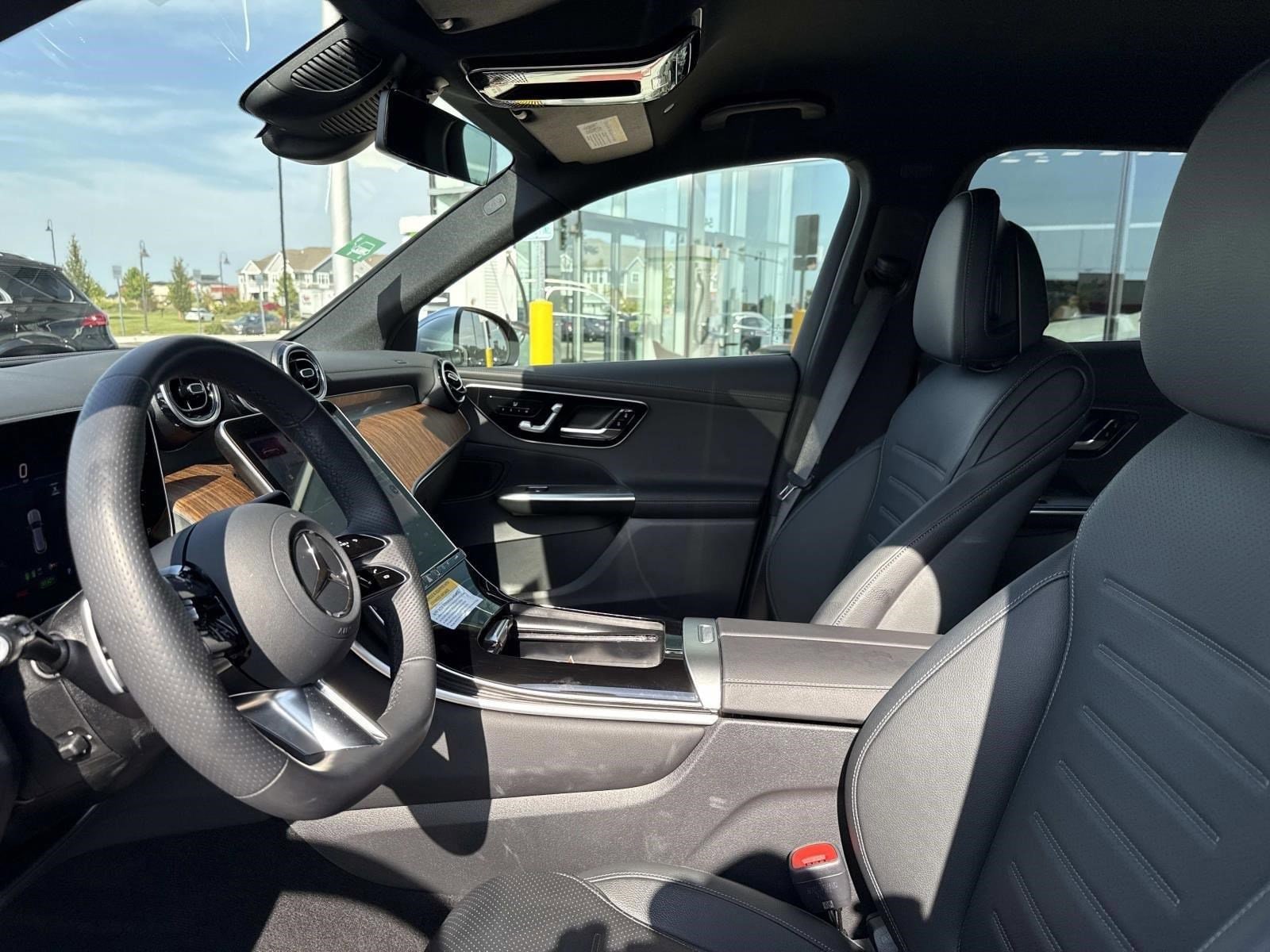 2025 MERCEDES-BENZ GLC-CLASS - Image 28