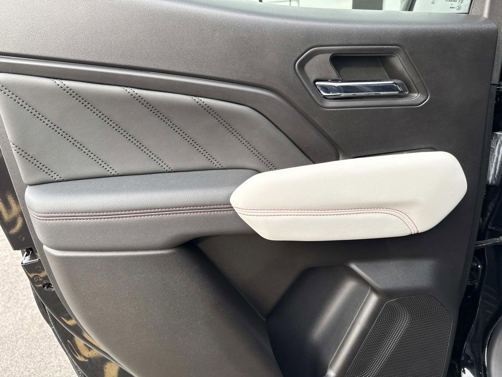 2024 GMC CANYON - Image 14