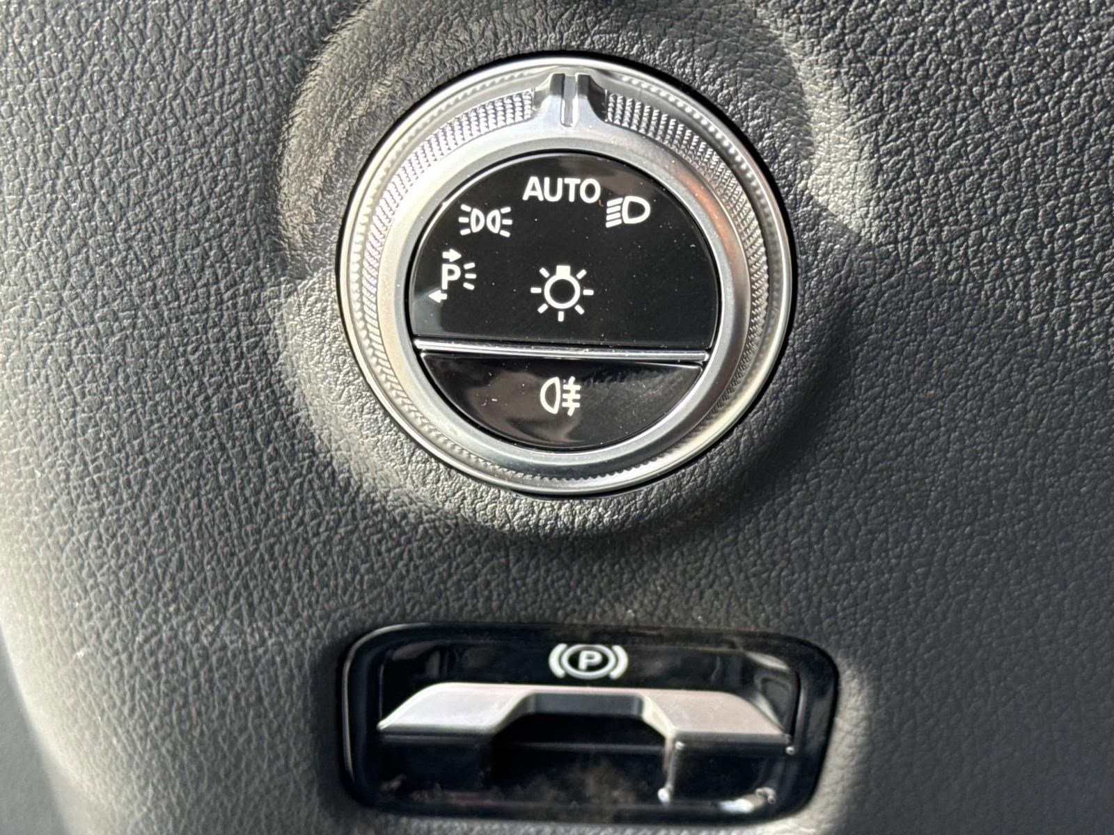 2026 MERCEDES-BENZ C-CLASS - Image 33