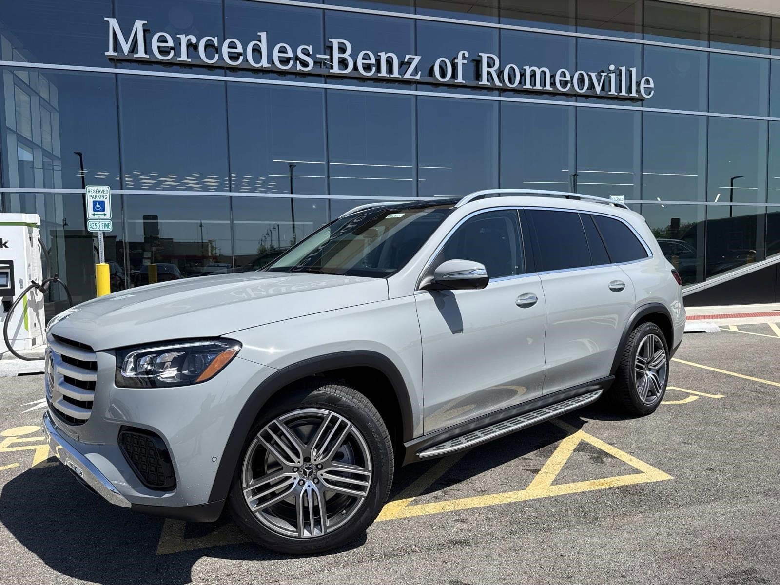 2026 Mercedes-Benz GLS GLS 450 4MATIC's photo
