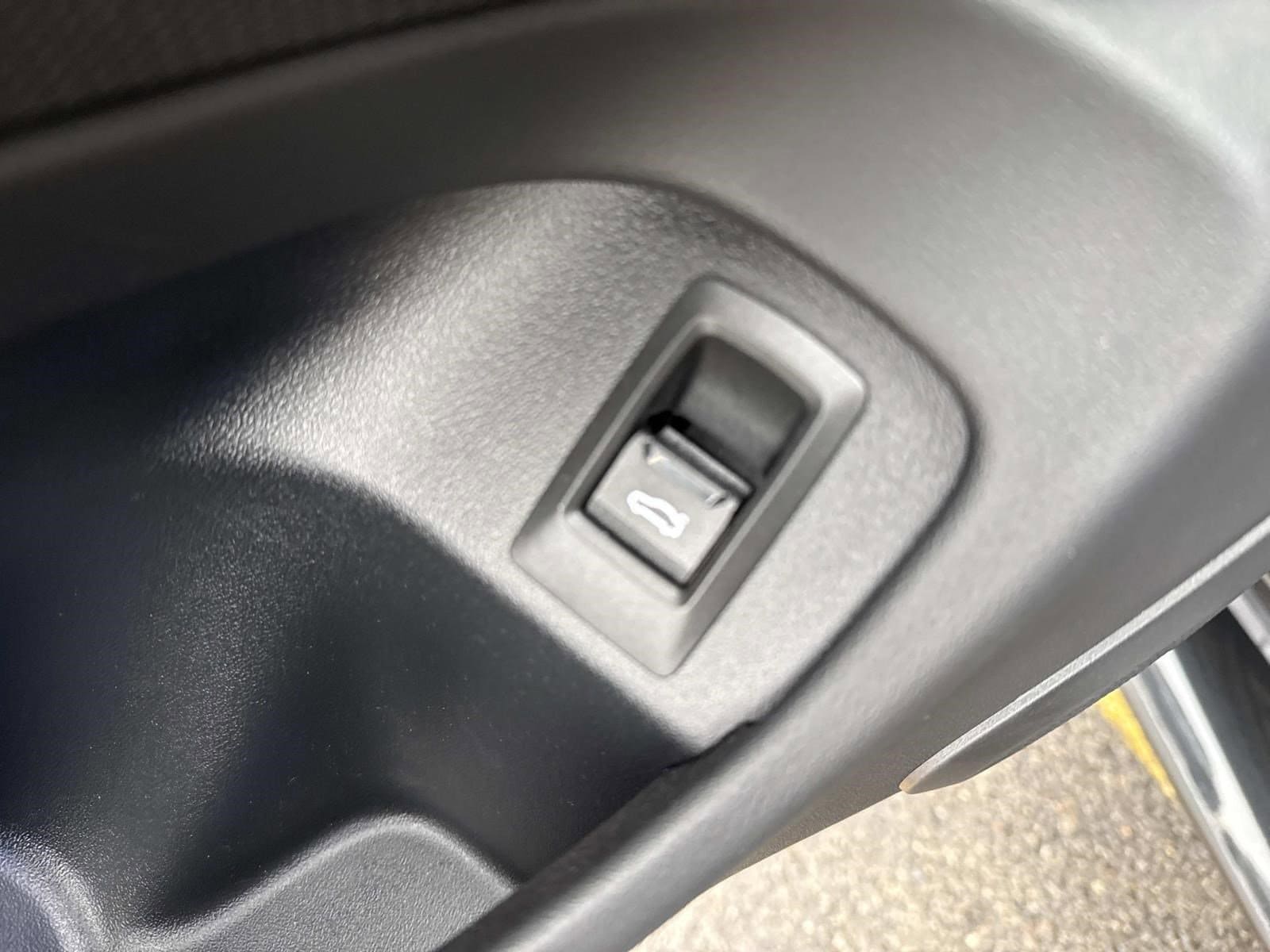 2025 BMW M5 - Image 24