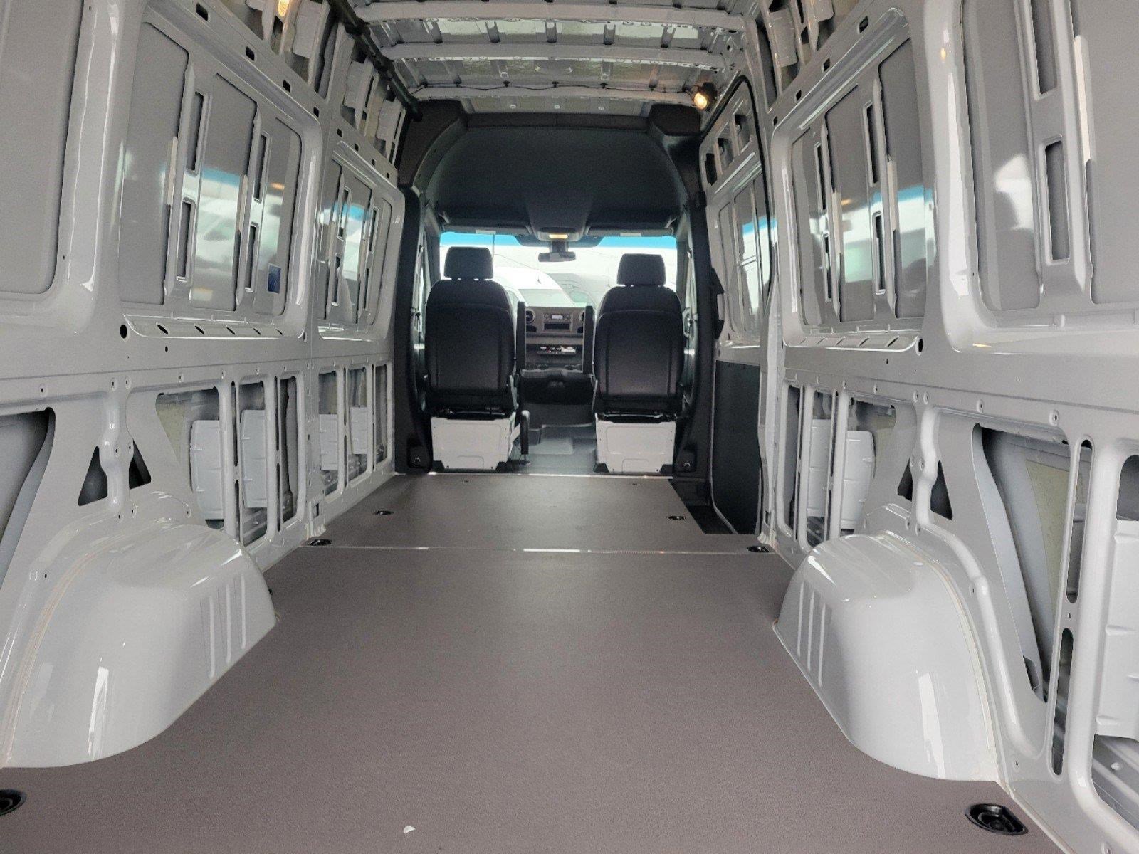 2025 MERCEDES-BENZ SPRINTER - Image 14