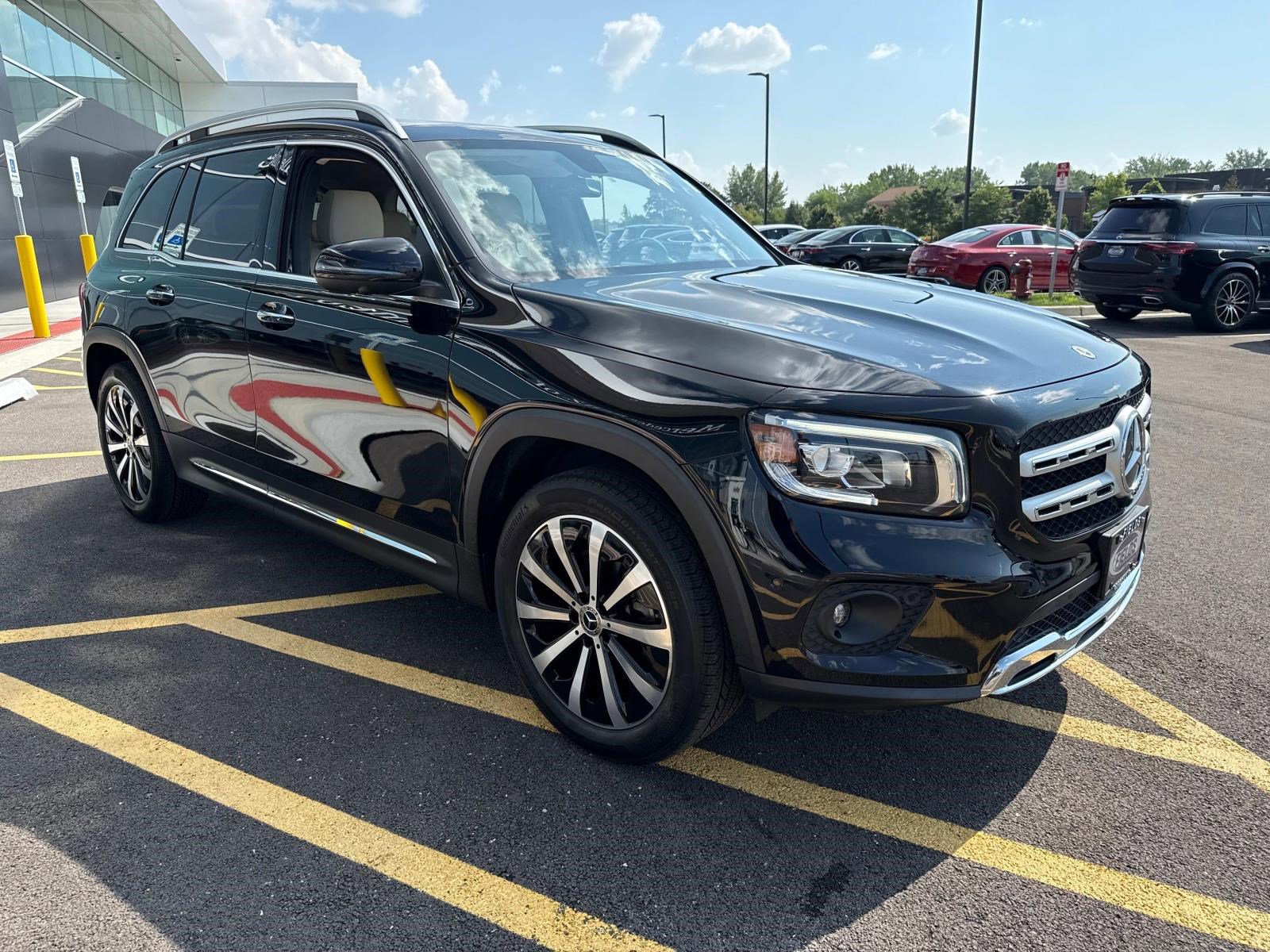 2022 Mercedes Benz GLB 250 photo 4