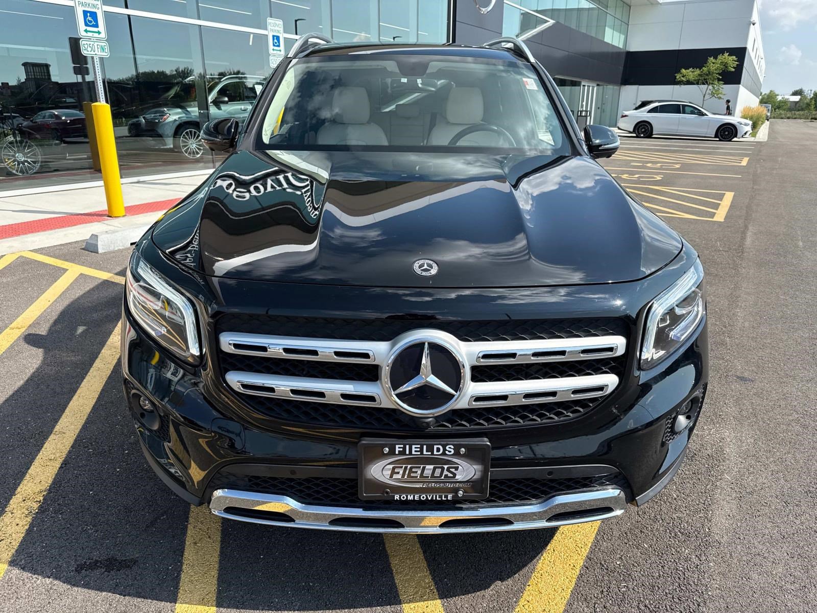 2022 Mercedes Benz GLB 250 photo 3