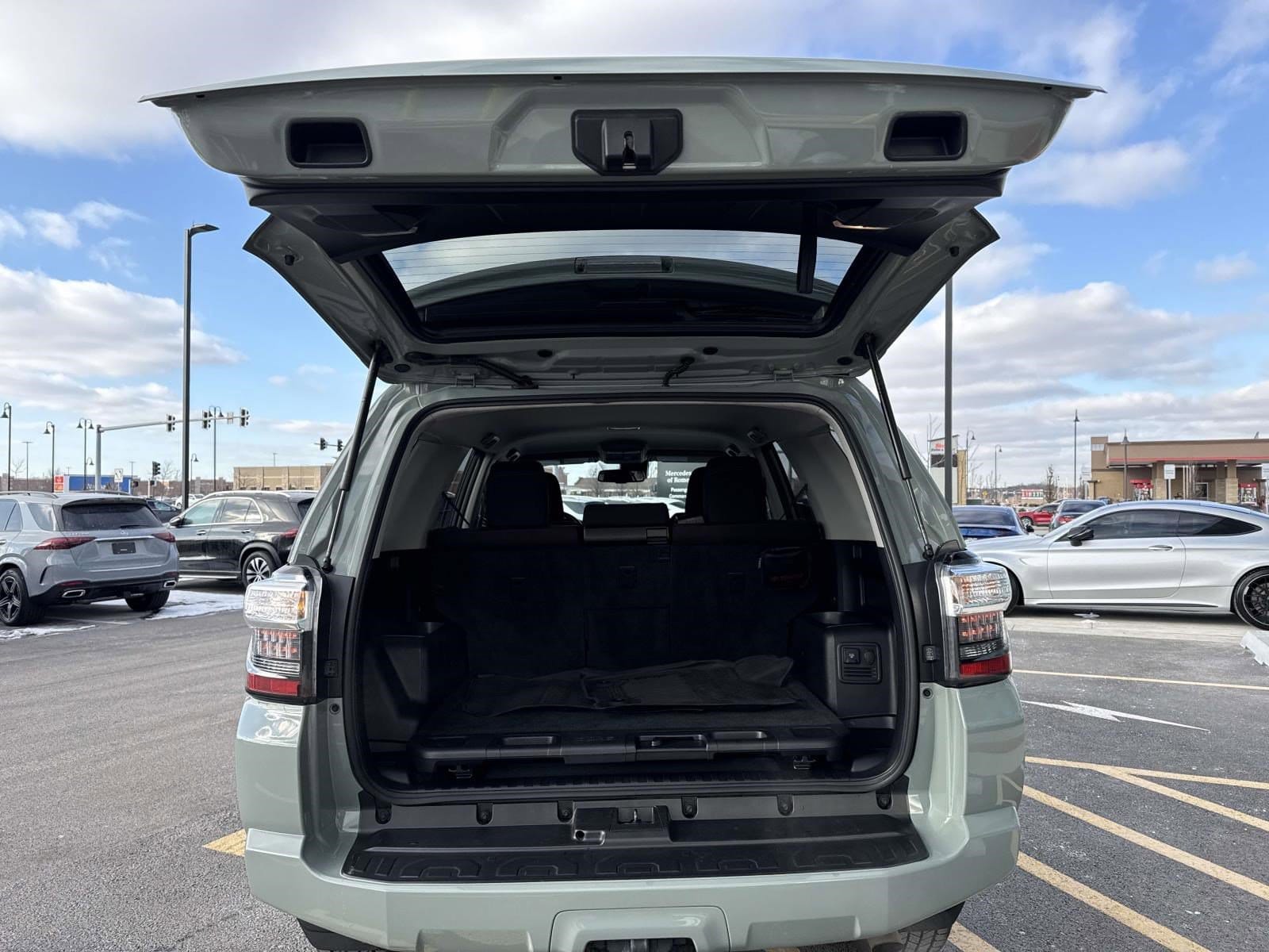 2022 TOYOTA 4RUNNER - Image 9