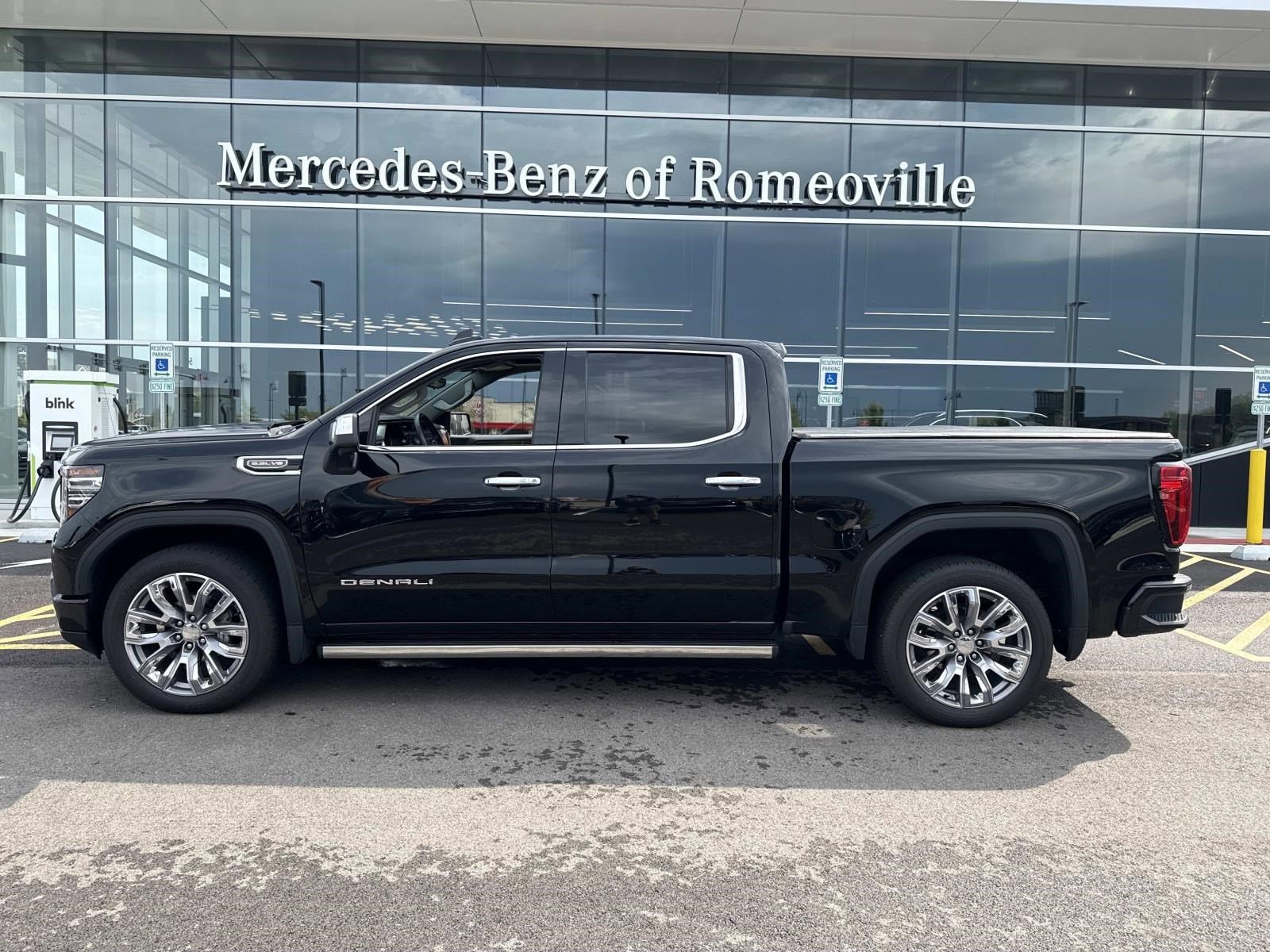 2024 Gmc Sierra 1500 Denali photo 2