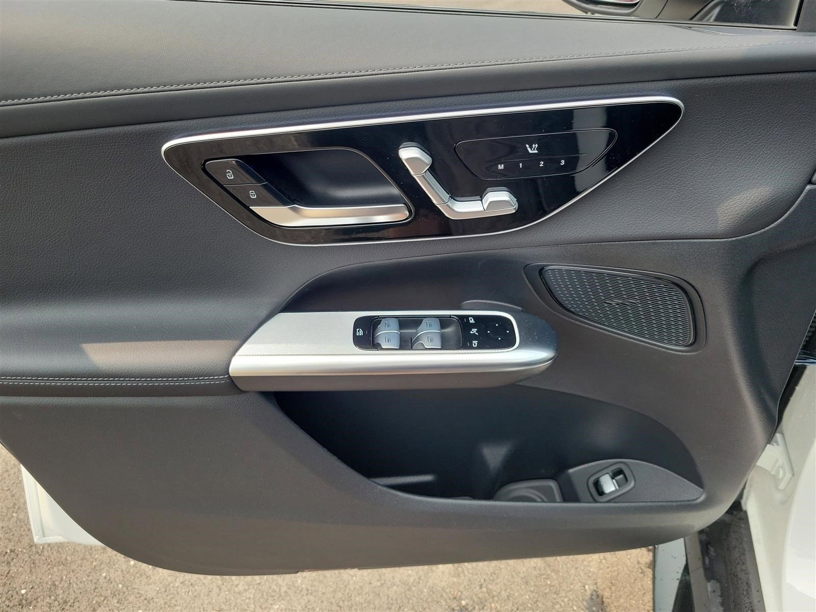 2025 MERCEDES-BENZ GLC-CLASS - Image 19