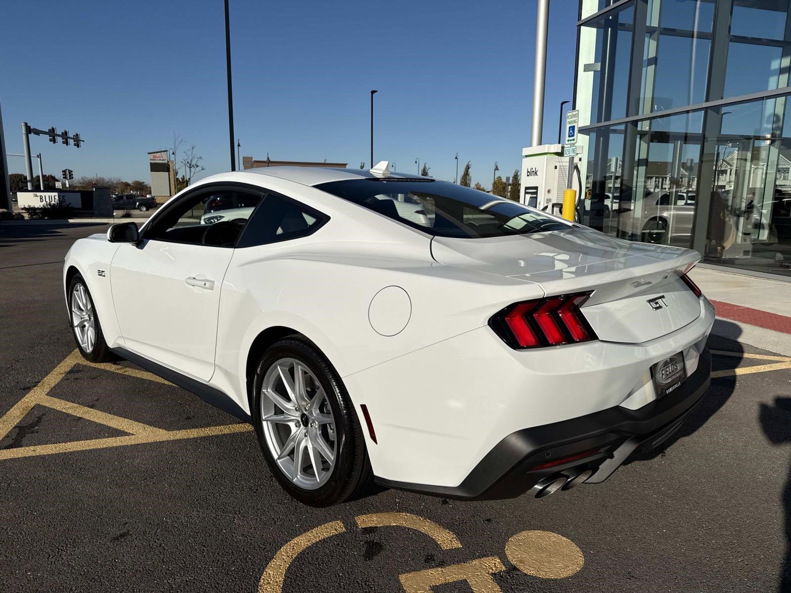 2024 FORD MUSTANG - Image 10