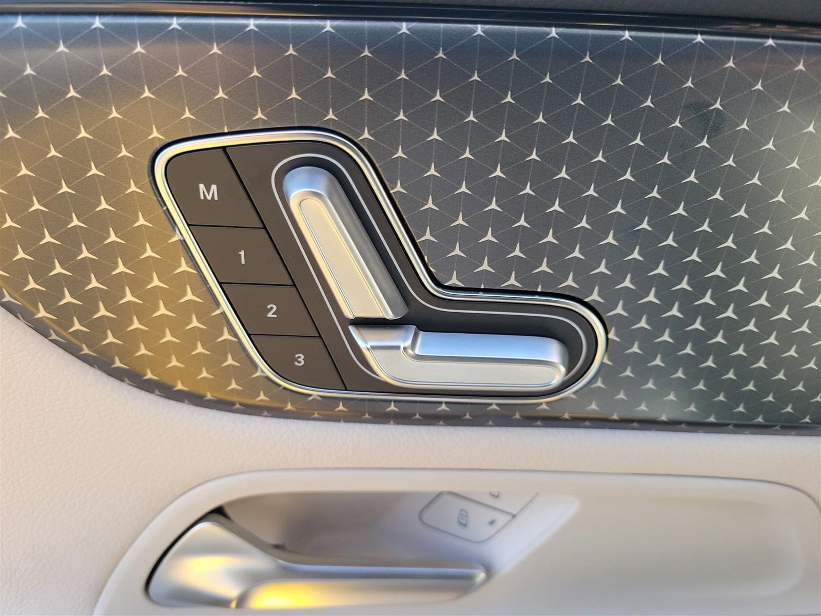 2025 MERCEDES-BENZ GLB-CLASS - Image 23