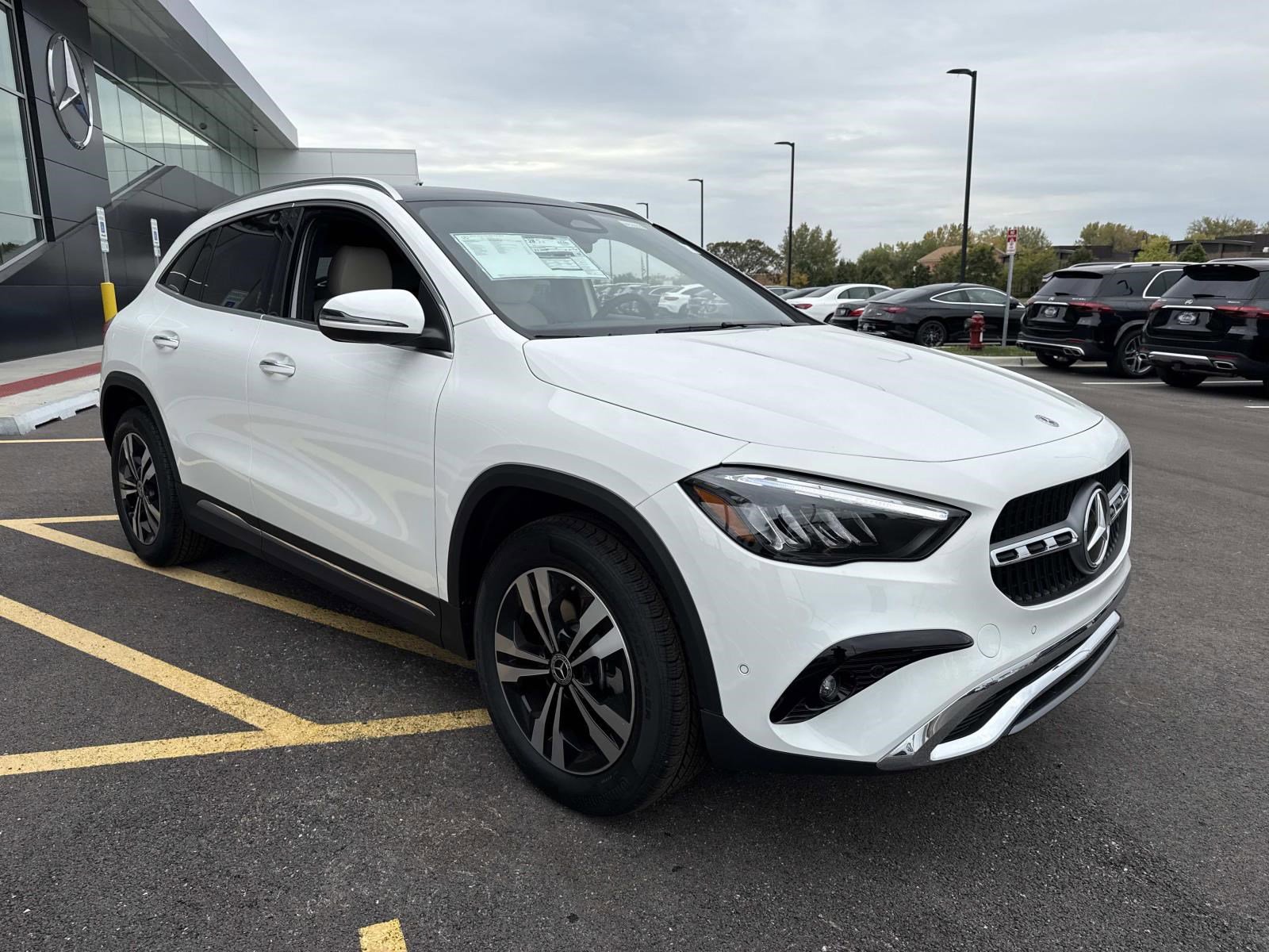 2026 Mercedes Benz GLA 250 4MATIC photo 3