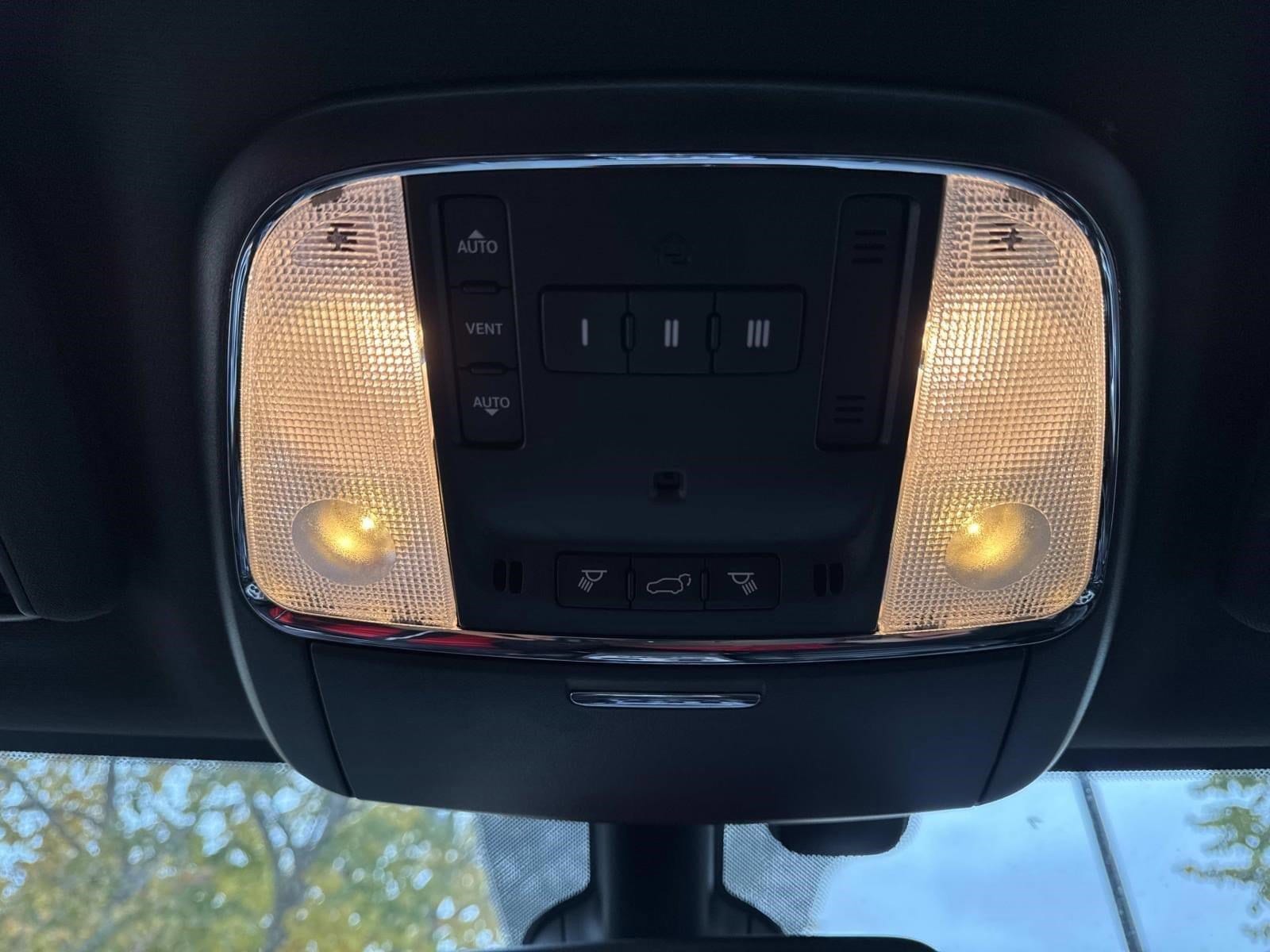 2022 JEEP GRAND CHEROKEE - Image 23