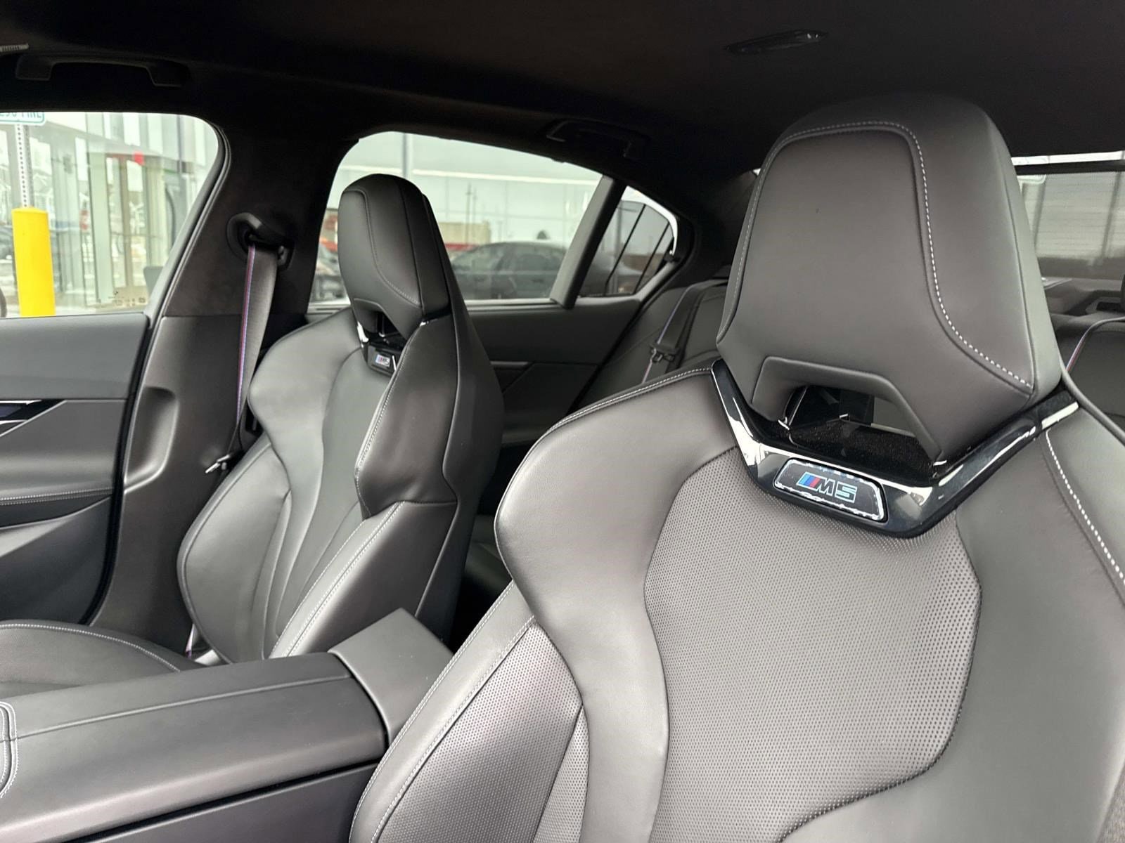 2025 BMW M5 - Image 27