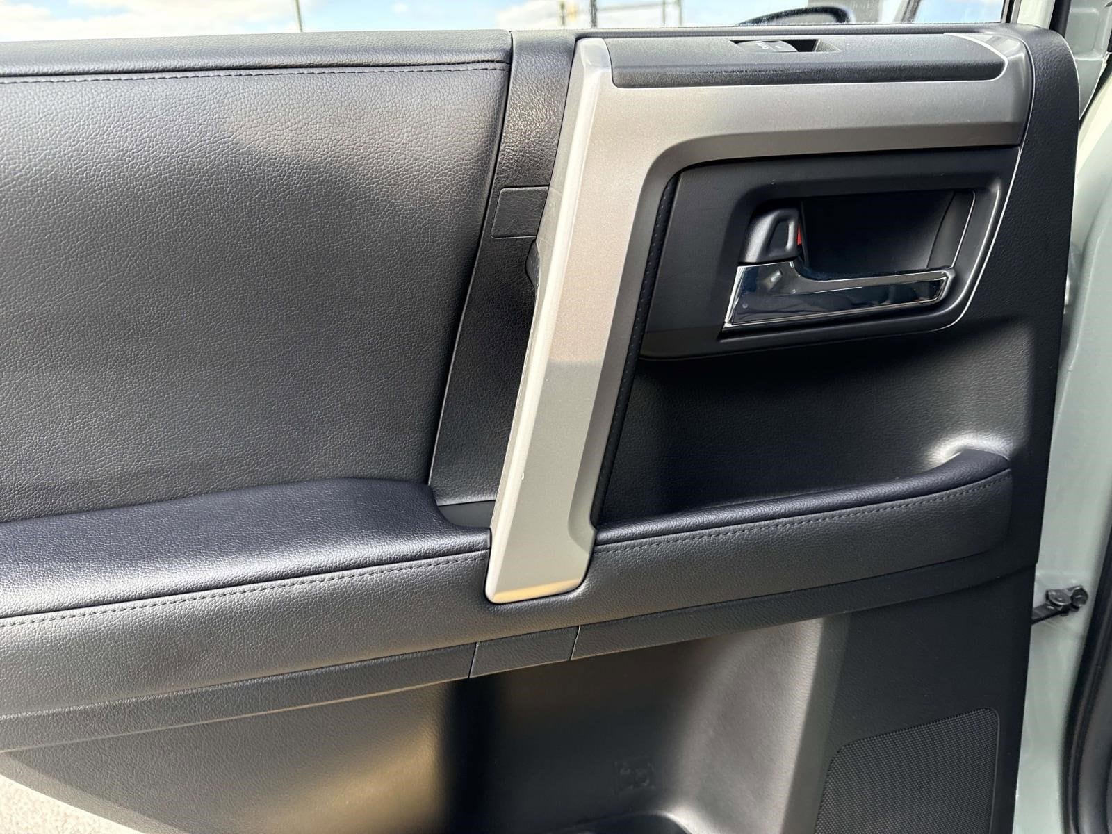 2022 TOYOTA 4RUNNER - Image 17