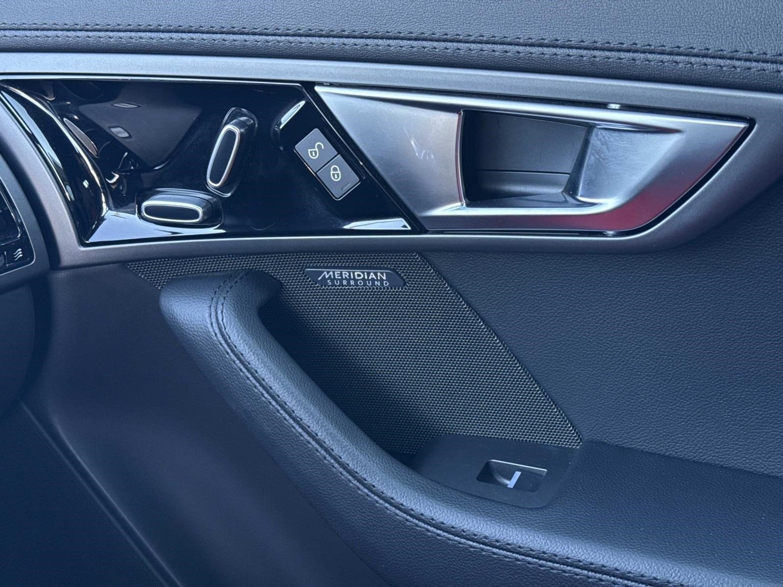 2017 JAGUAR F-TYPE - Image 24