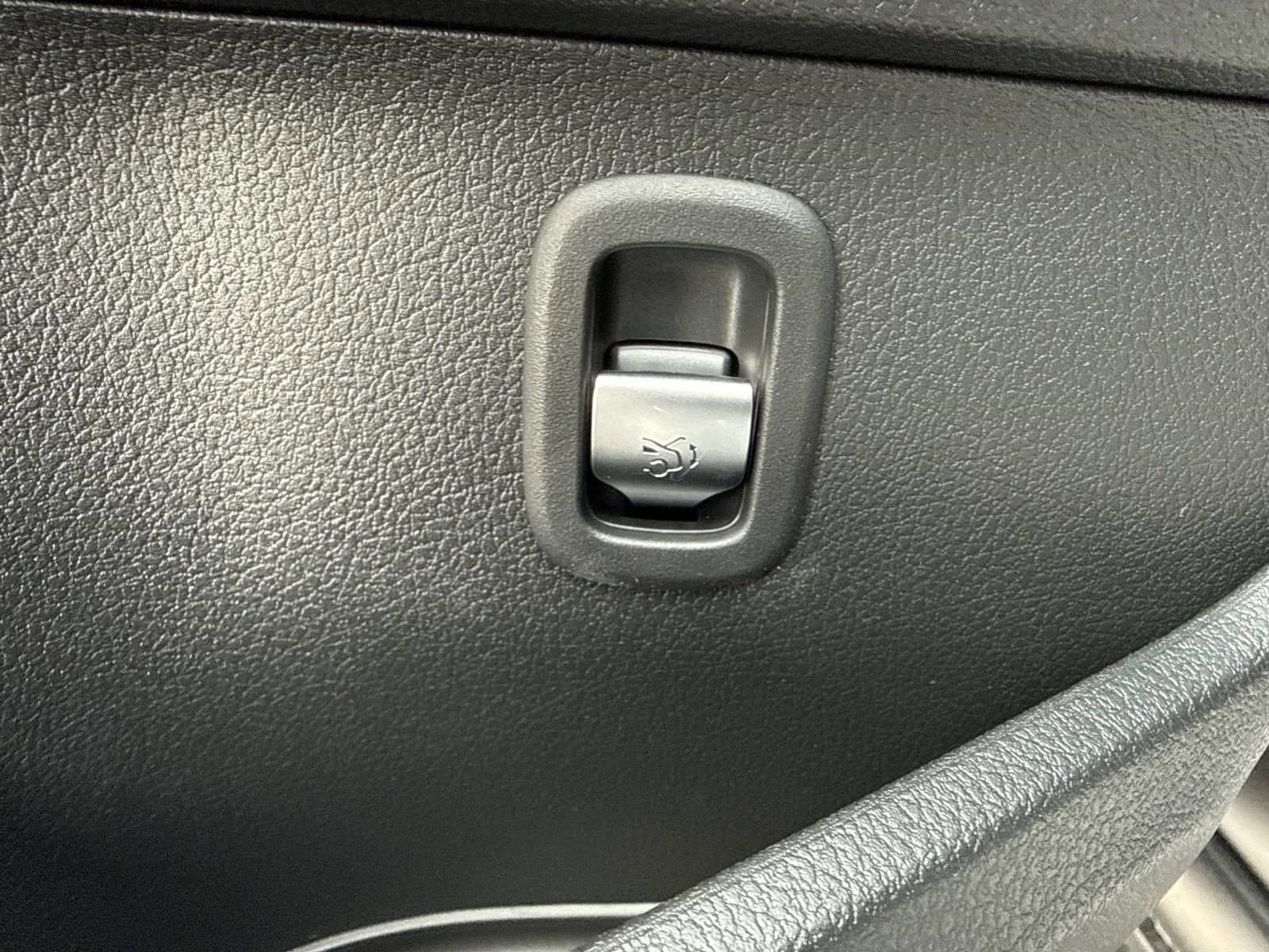 2026 MERCEDES-BENZ C-CLASS - Image 26