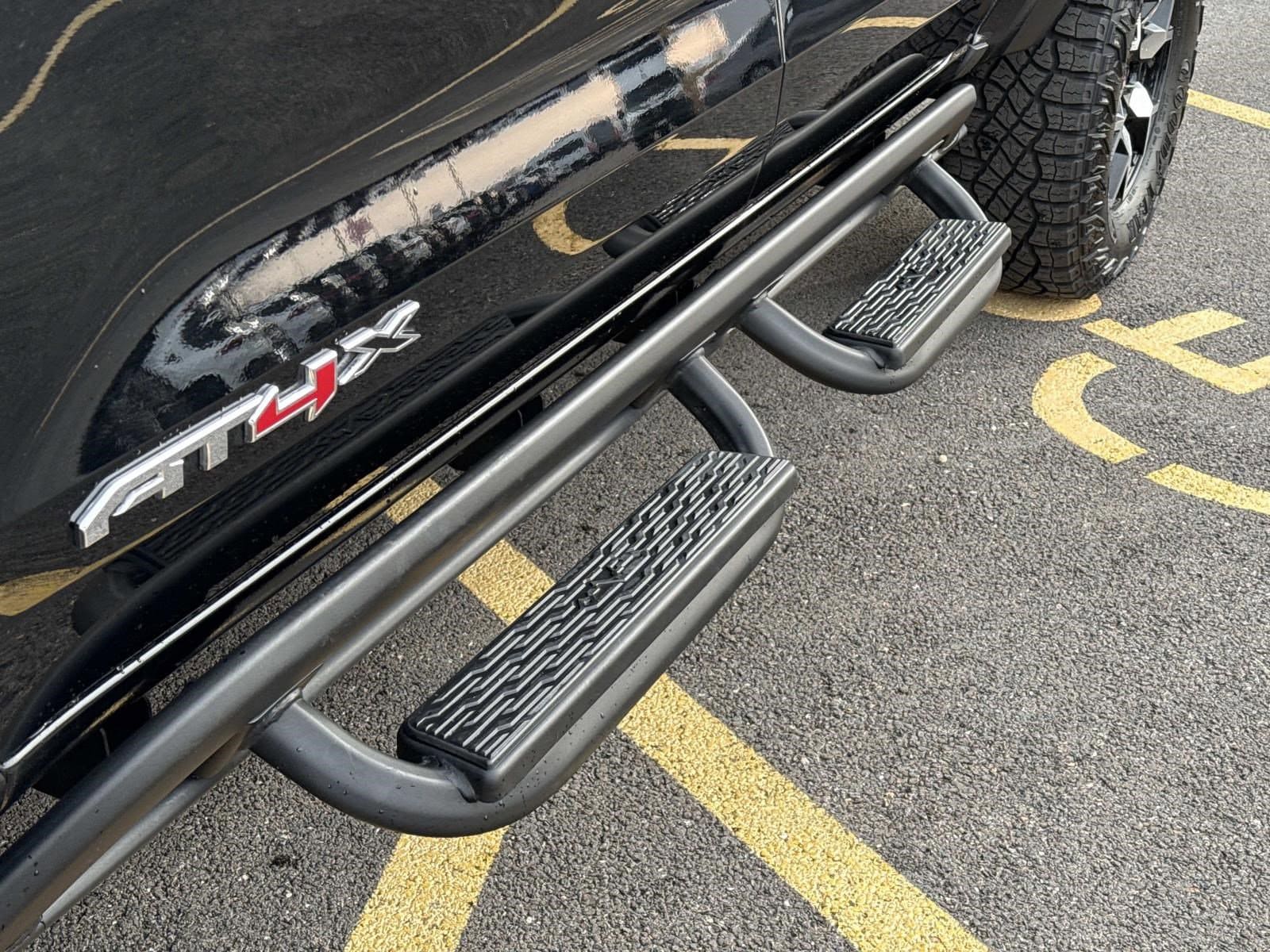 2024 GMC CANYON - Image 13