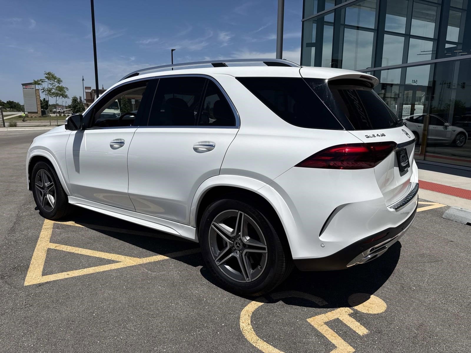 2026 Mercedes-Benz GLE GLE450 - Photo 9