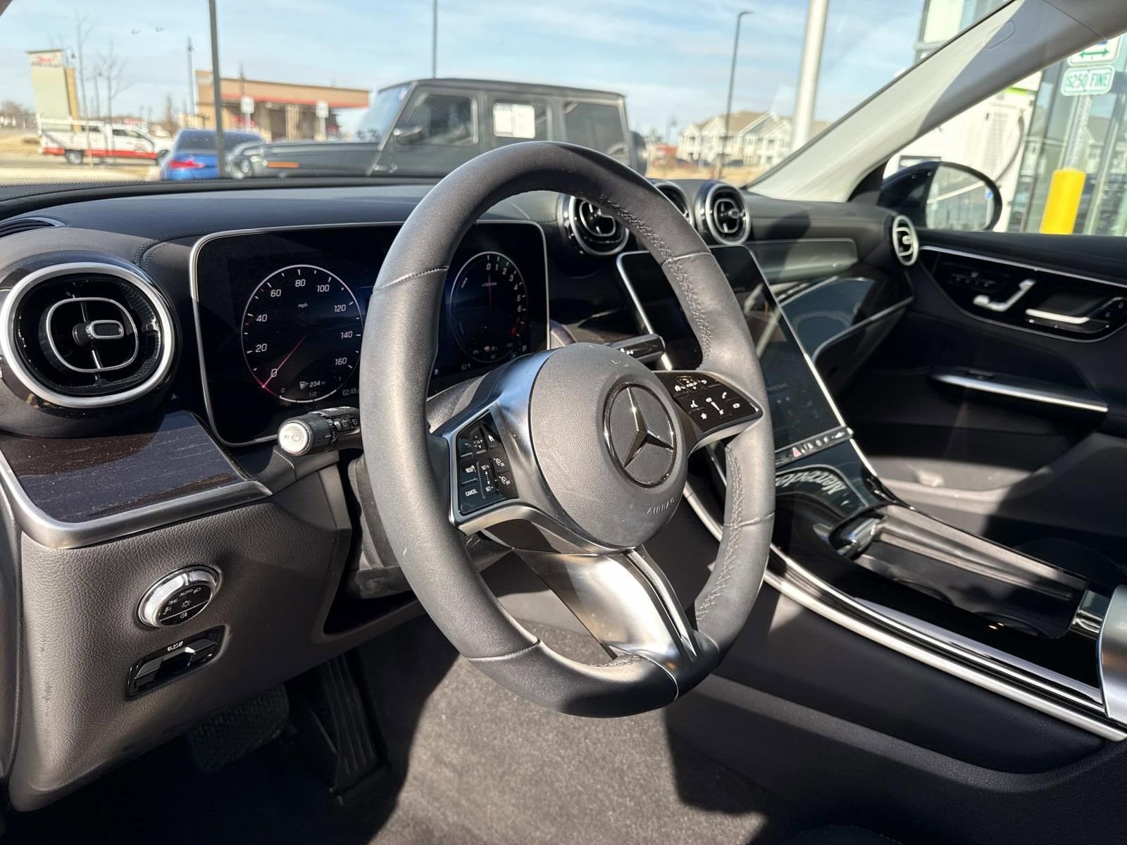 2025 MERCEDES-BENZ GLC-CLASS - Image 30