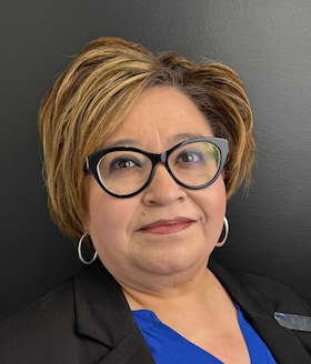 Staff member Maria Alcantar from ID_04d393e54a98