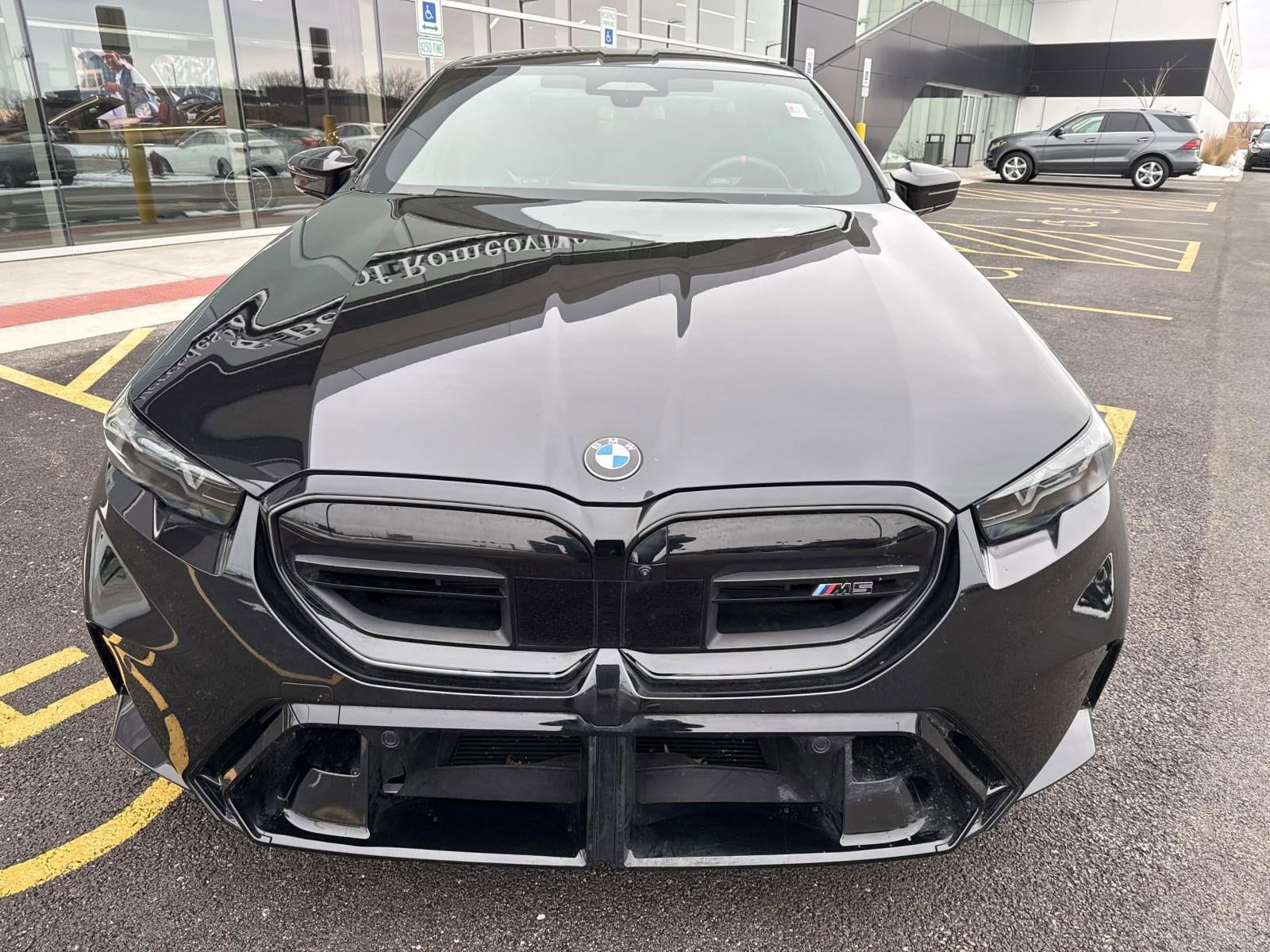 2025 BMW M5 - Image 3