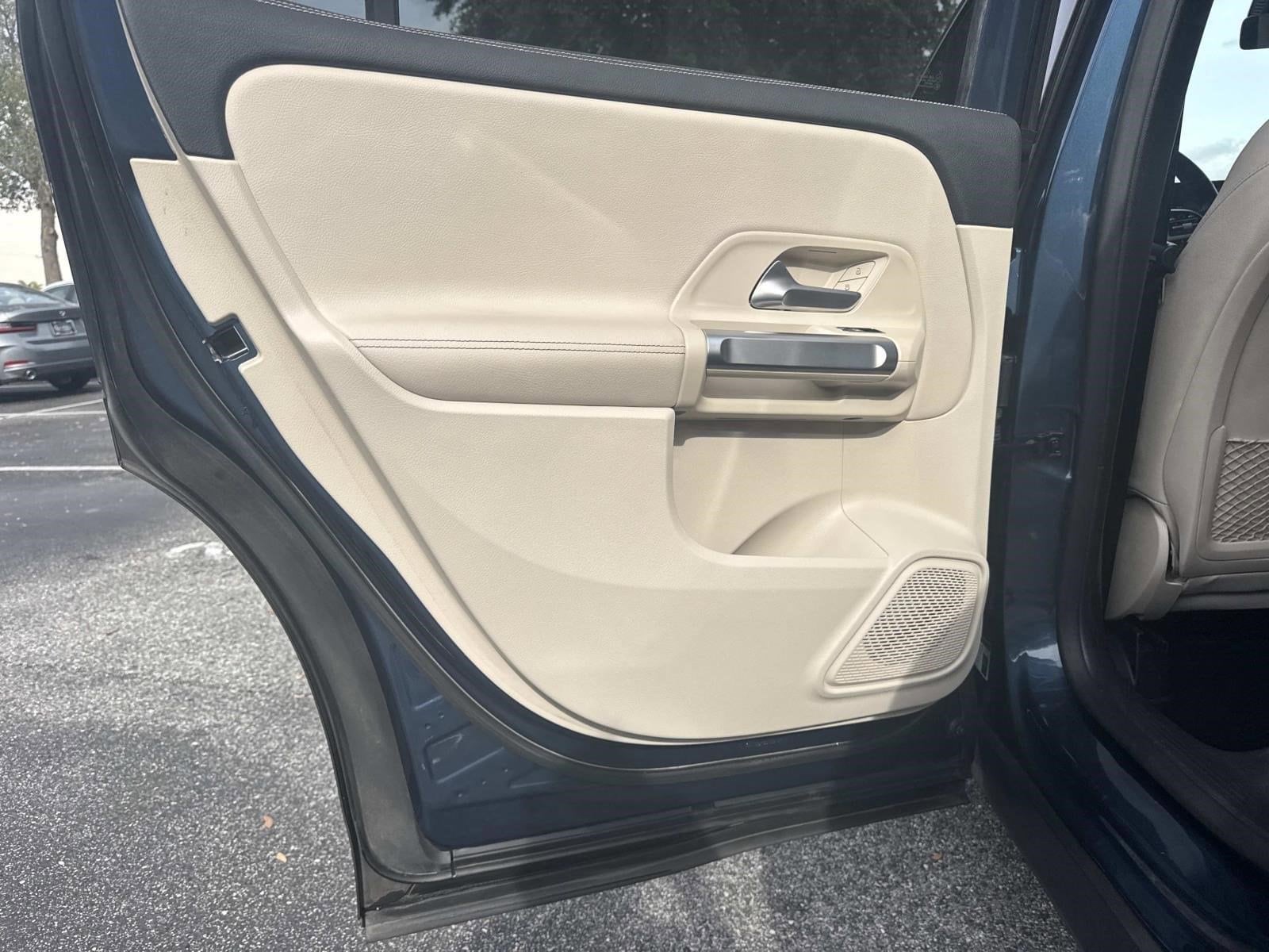 2021 MERCEDES-BENZ GLB-CLASS - Image 12