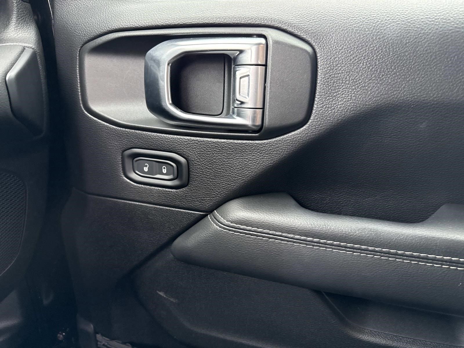 2022 JEEP WRANGLER - Image 23