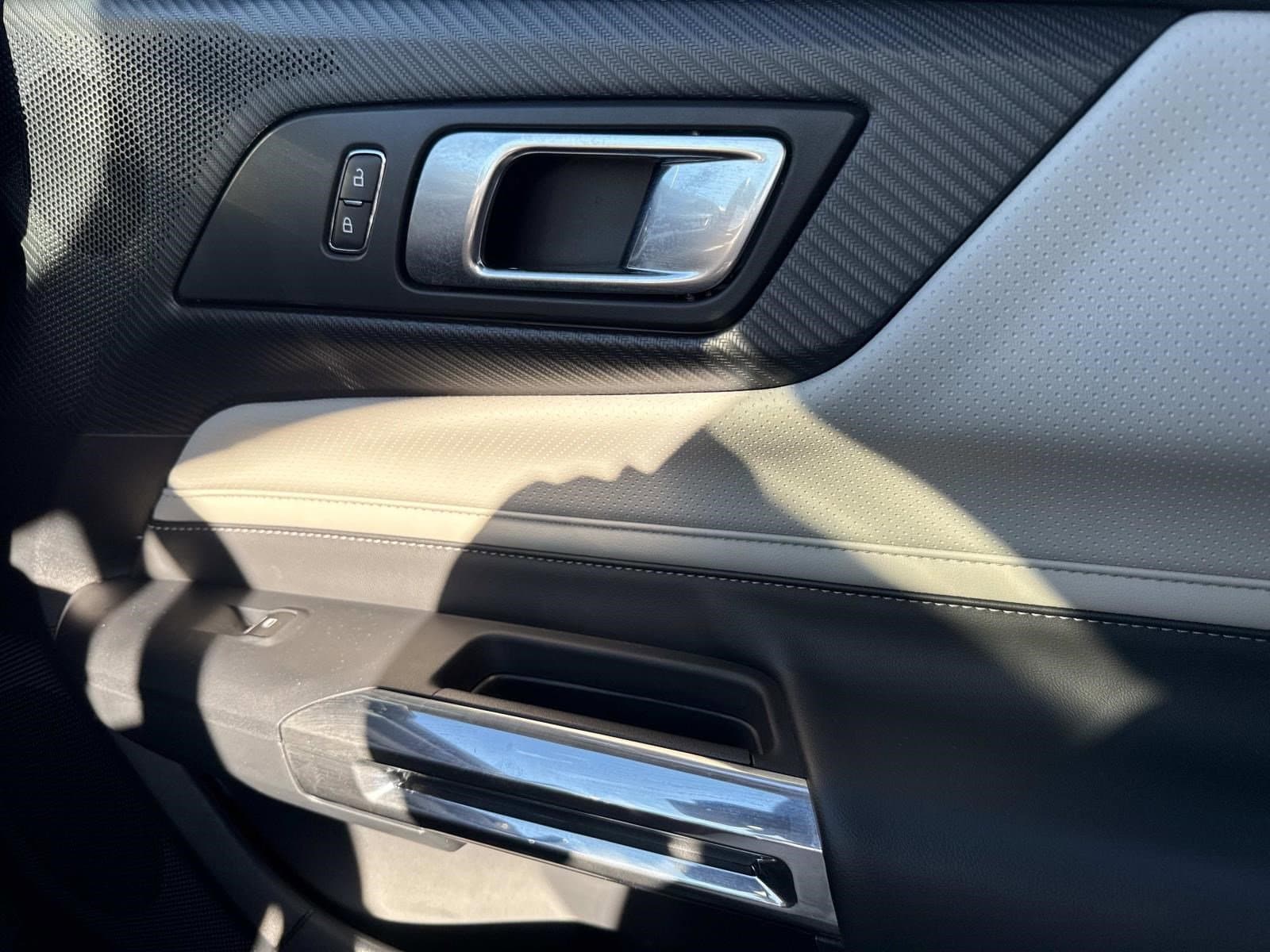 2024 FORD MUSTANG - Image 26