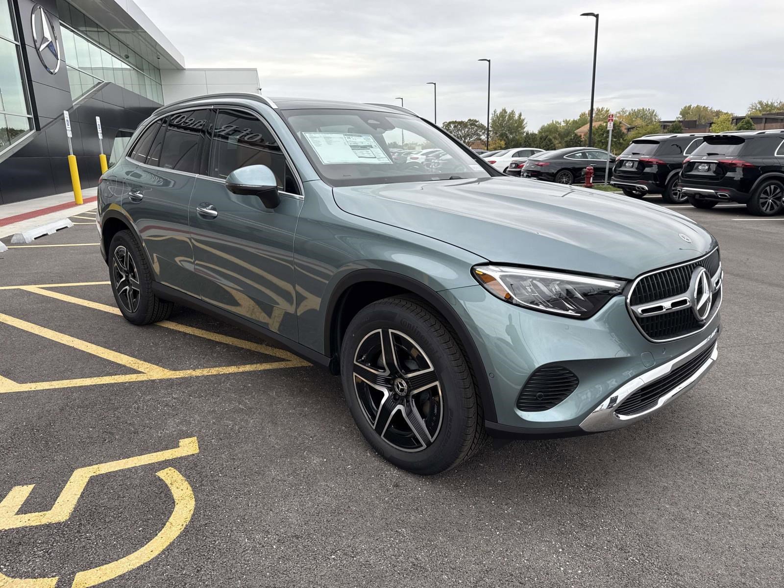 2026 Mercedes Benz GLC 300 4MATIC photo 4