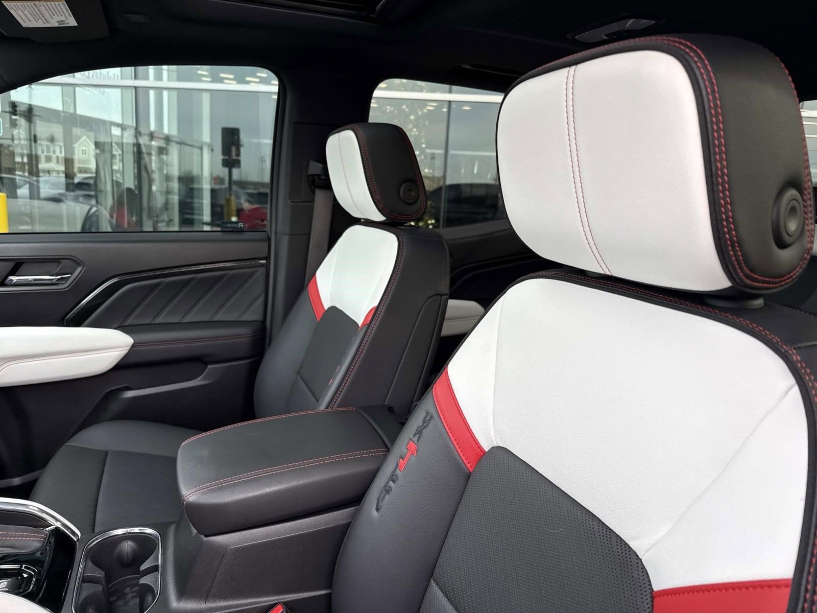 2024 GMC CANYON - Image 26