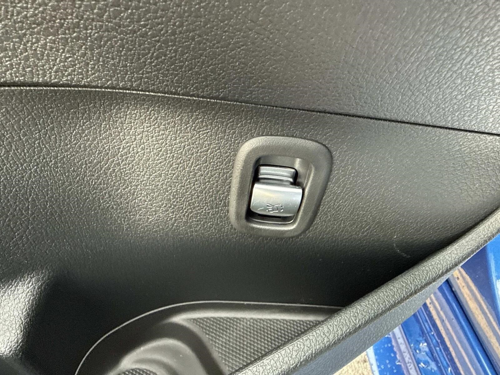 2026 MERCEDES-BENZ C-CLASS - Image 23