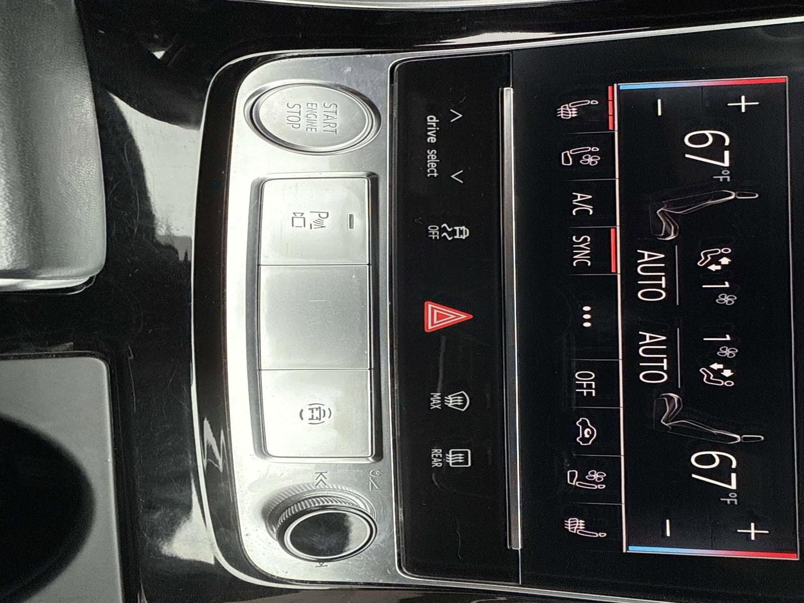 2019 AUDI Q8 - Image 32