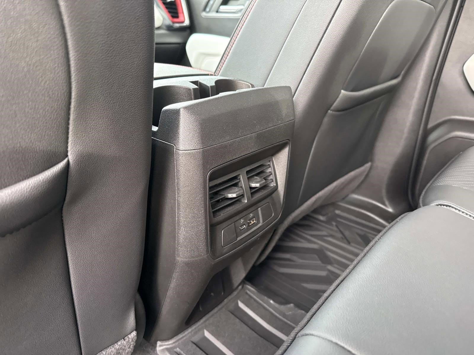 2024 GMC CANYON - Image 21