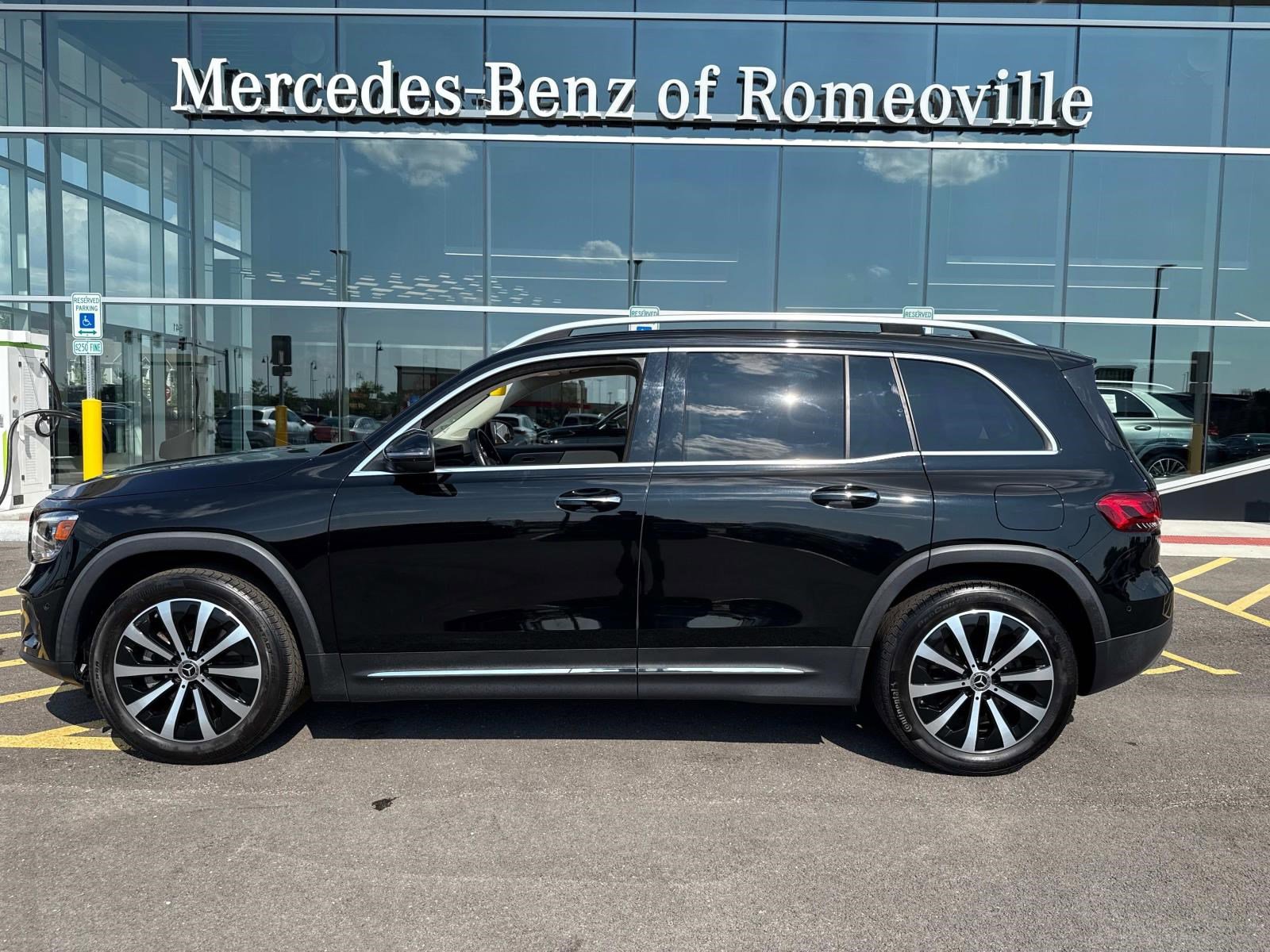 2022 Mercedes Benz GLB 250 photo 2