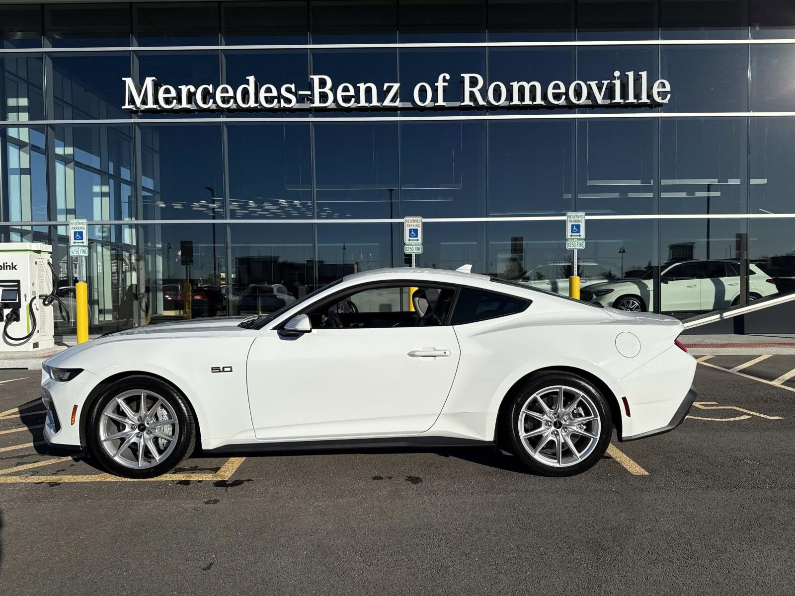 2024 FORD MUSTANG - Image 2