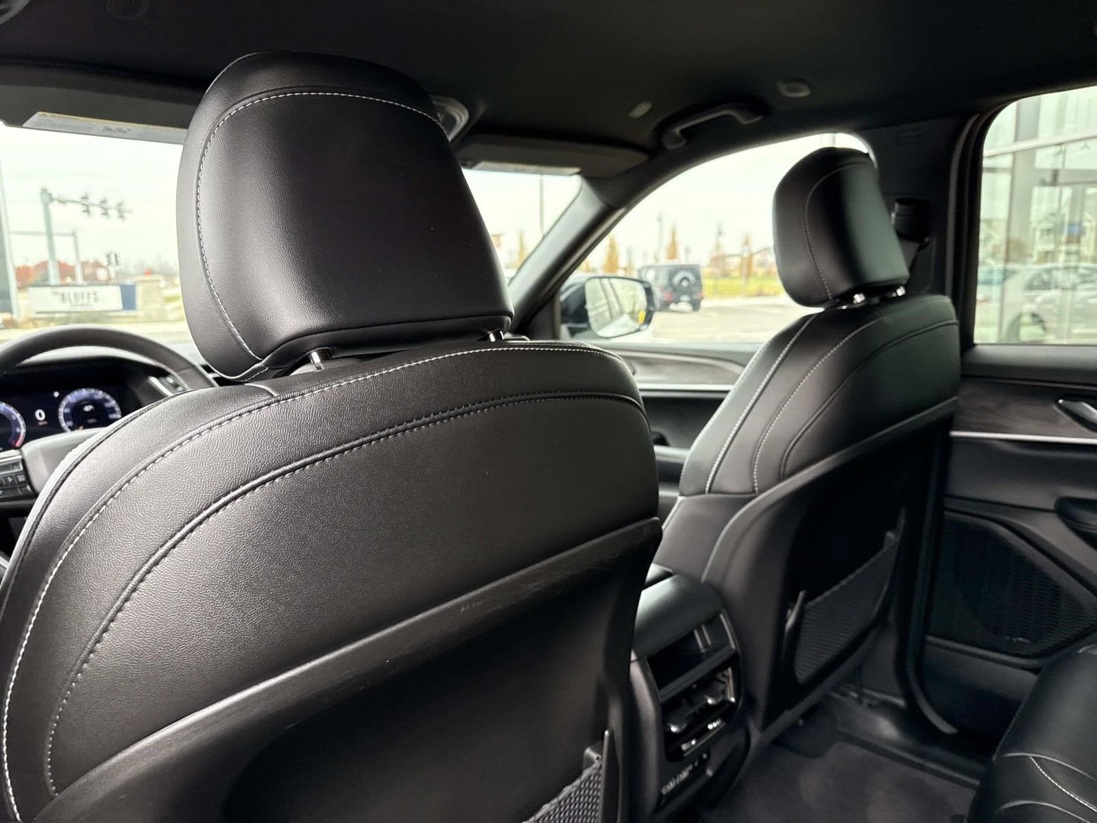 2024 JEEP GRAND CHEROKEE - Image 19