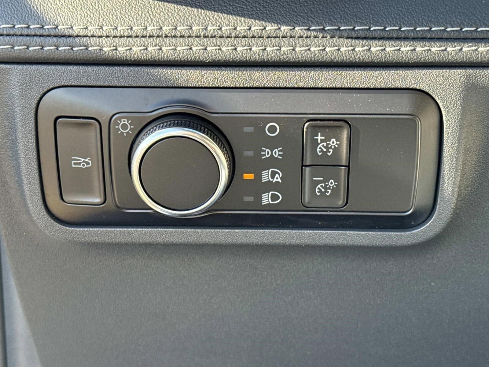 2024 FORD MUSTANG - Image 25