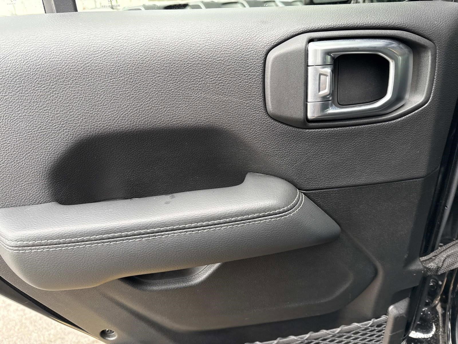 2022 JEEP WRANGLER - Image 13