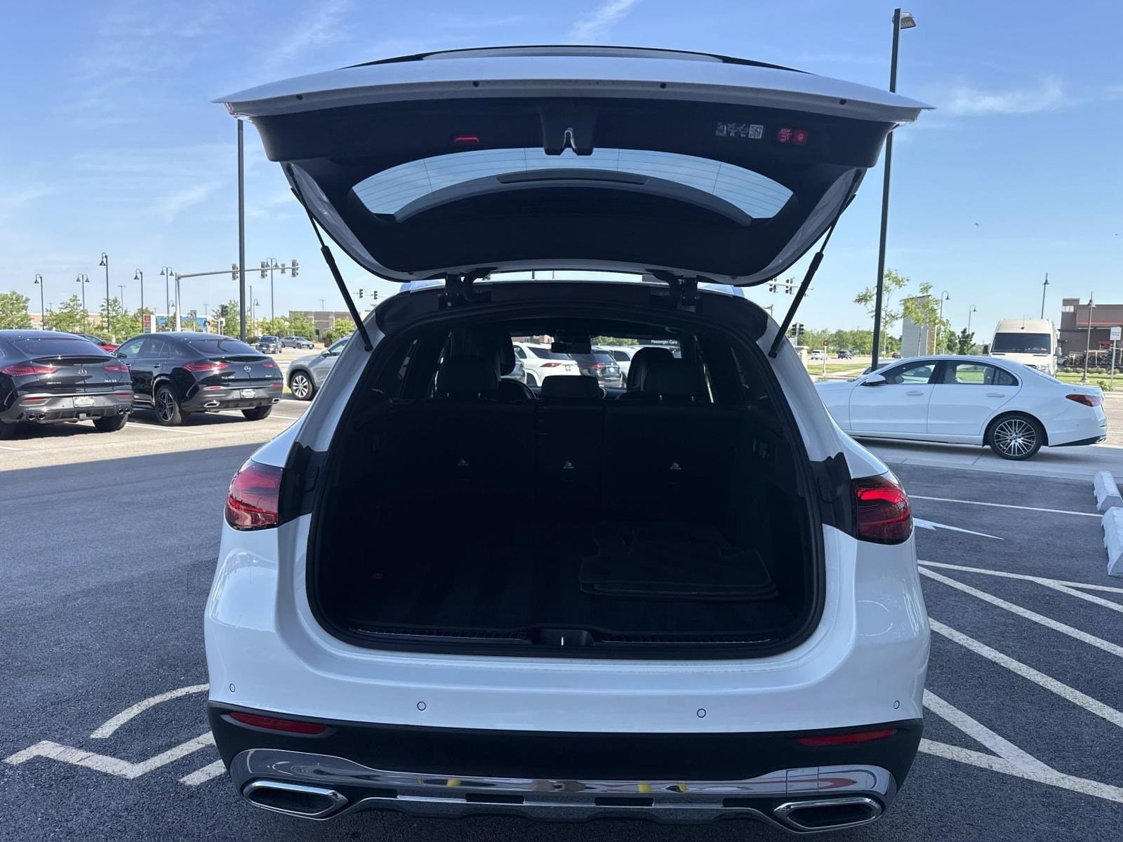 2026 Mercedes-Benz GLC Base - Photo 9
