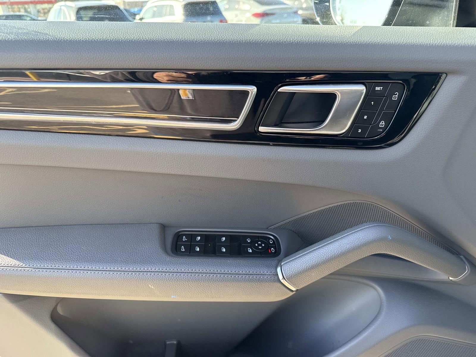 2023 PORSCHE CAYENNE - Image 21