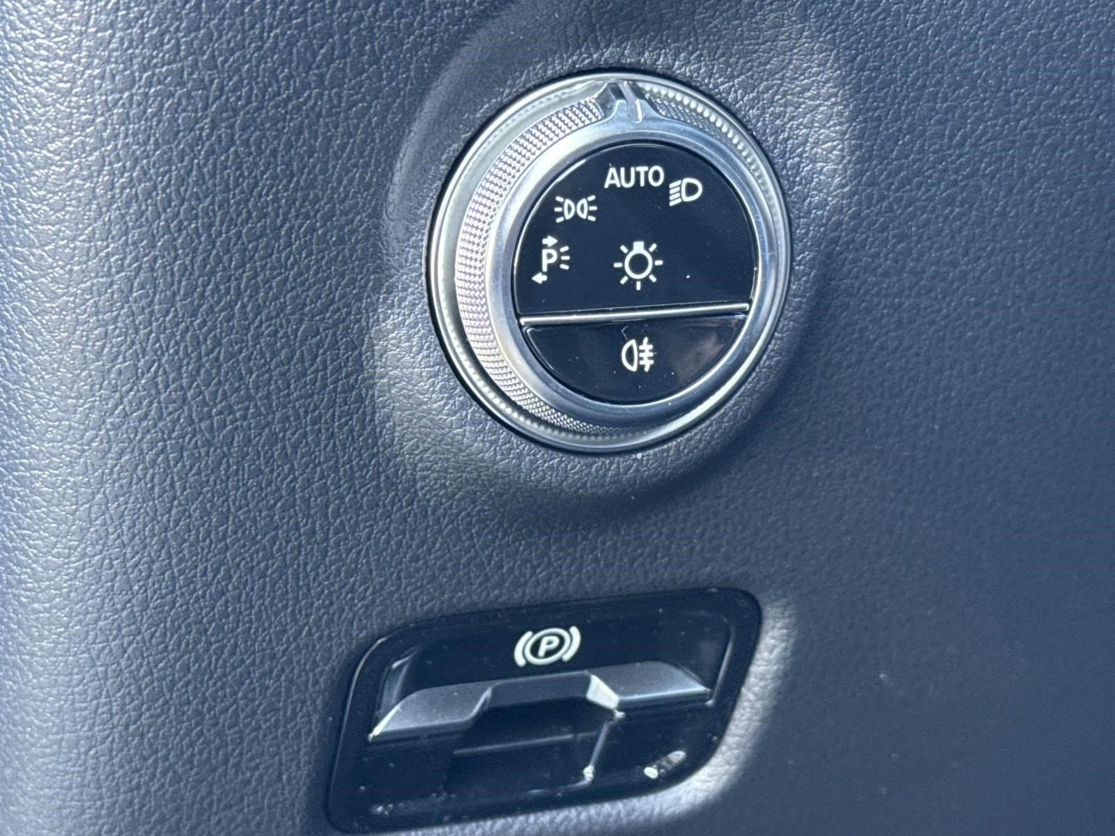 2026 MERCEDES-BENZ CLE - Image 25