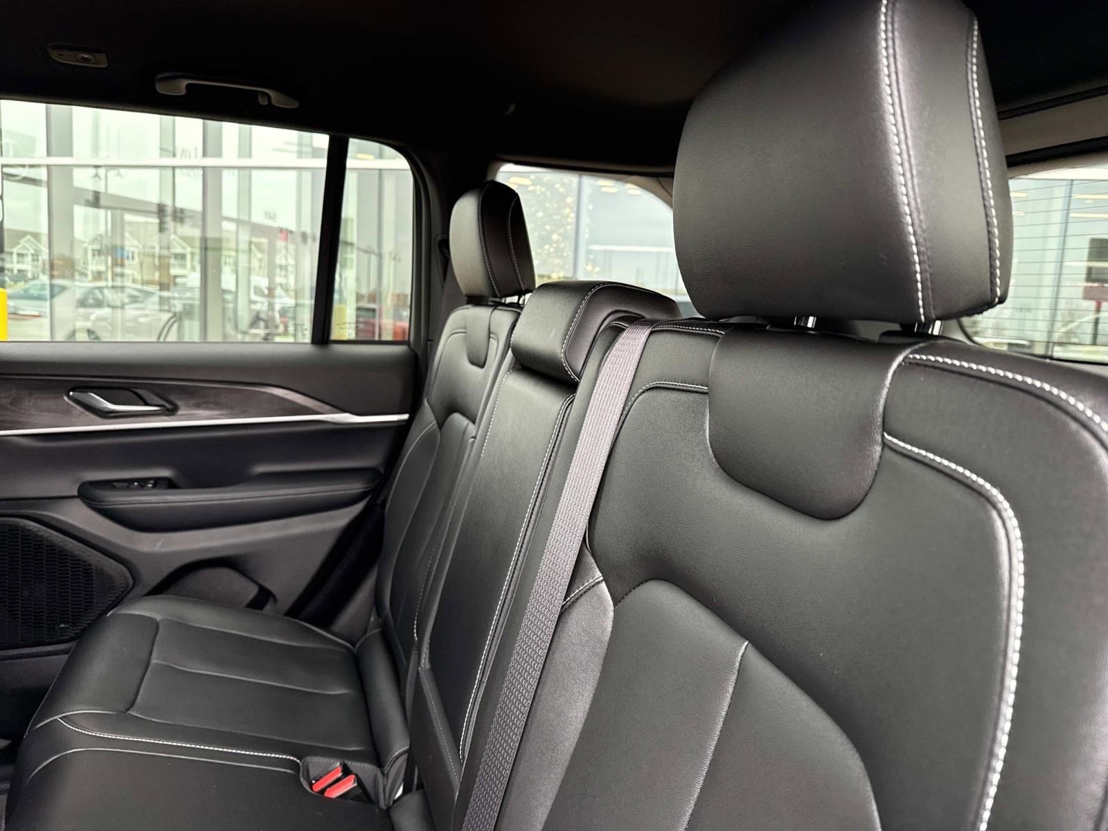 2024 JEEP GRAND CHEROKEE - Image 18