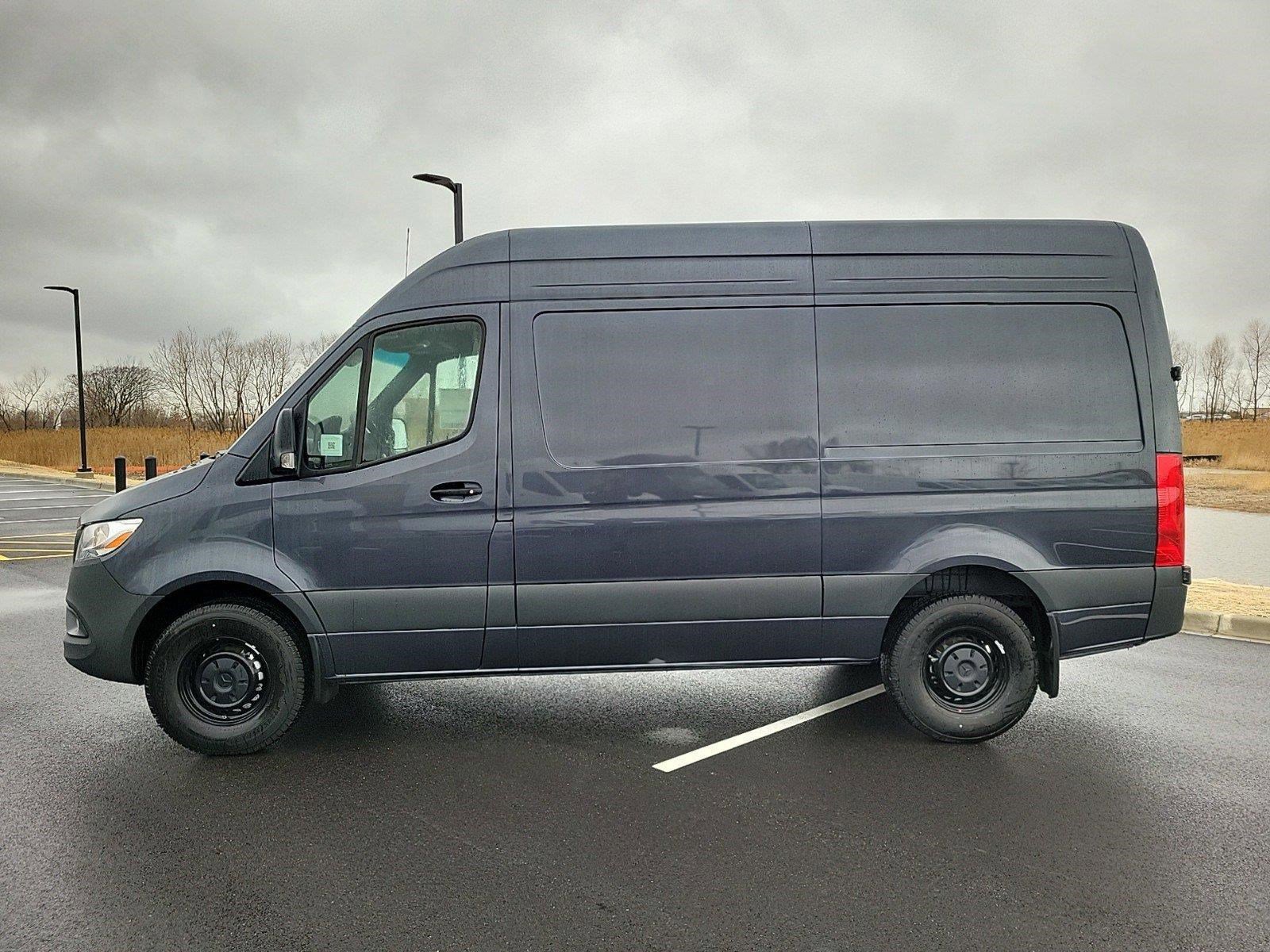 2025 Mercedes Benz Sprinter 2500 photo 2
