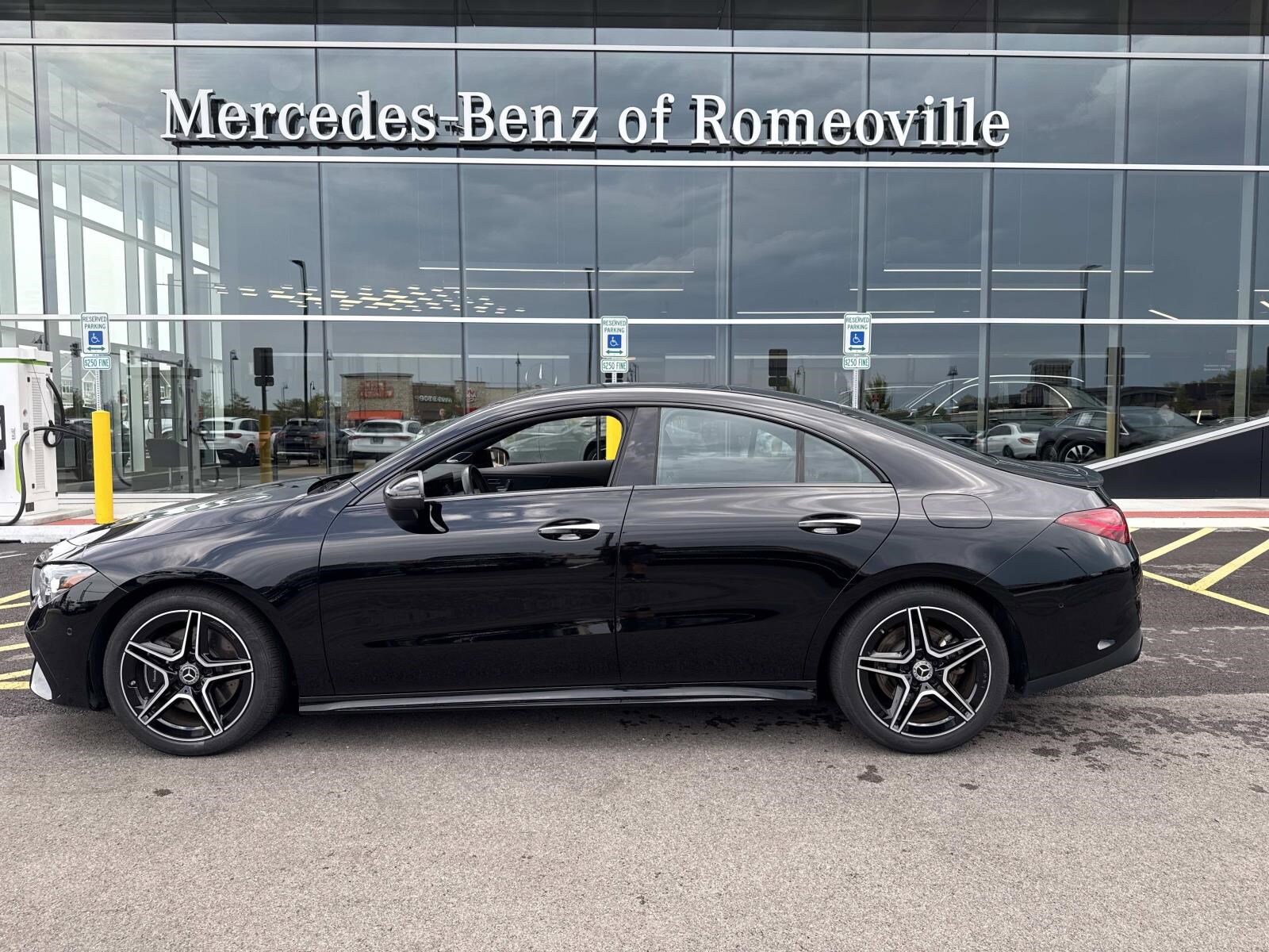 2025 Mercedes Benz CLA 250 4MATIC photo 2