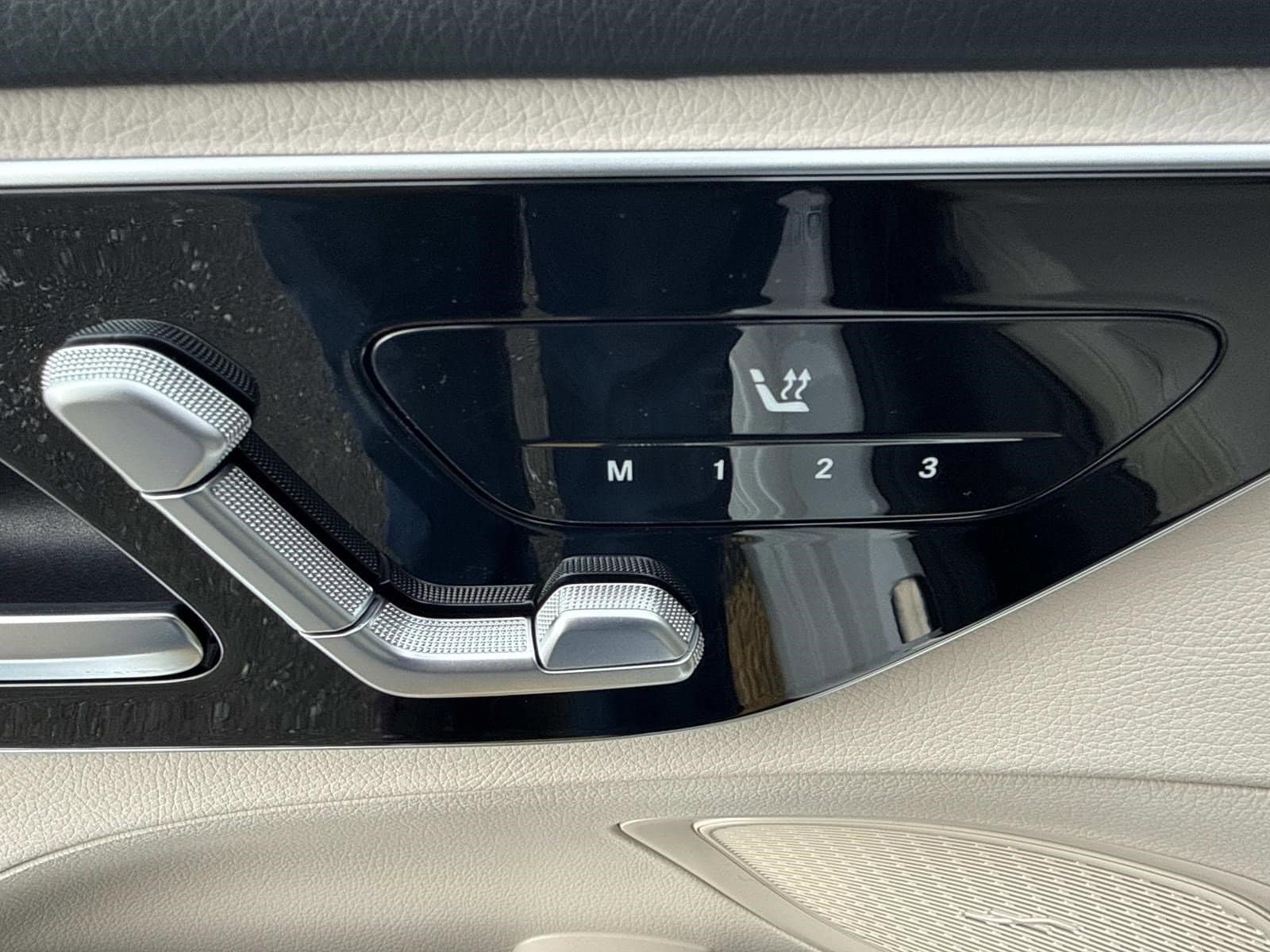 2025 MERCEDES-BENZ C-CLASS - Image 22